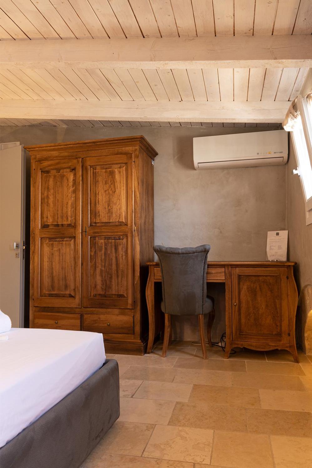 Large Double Room photo 3
