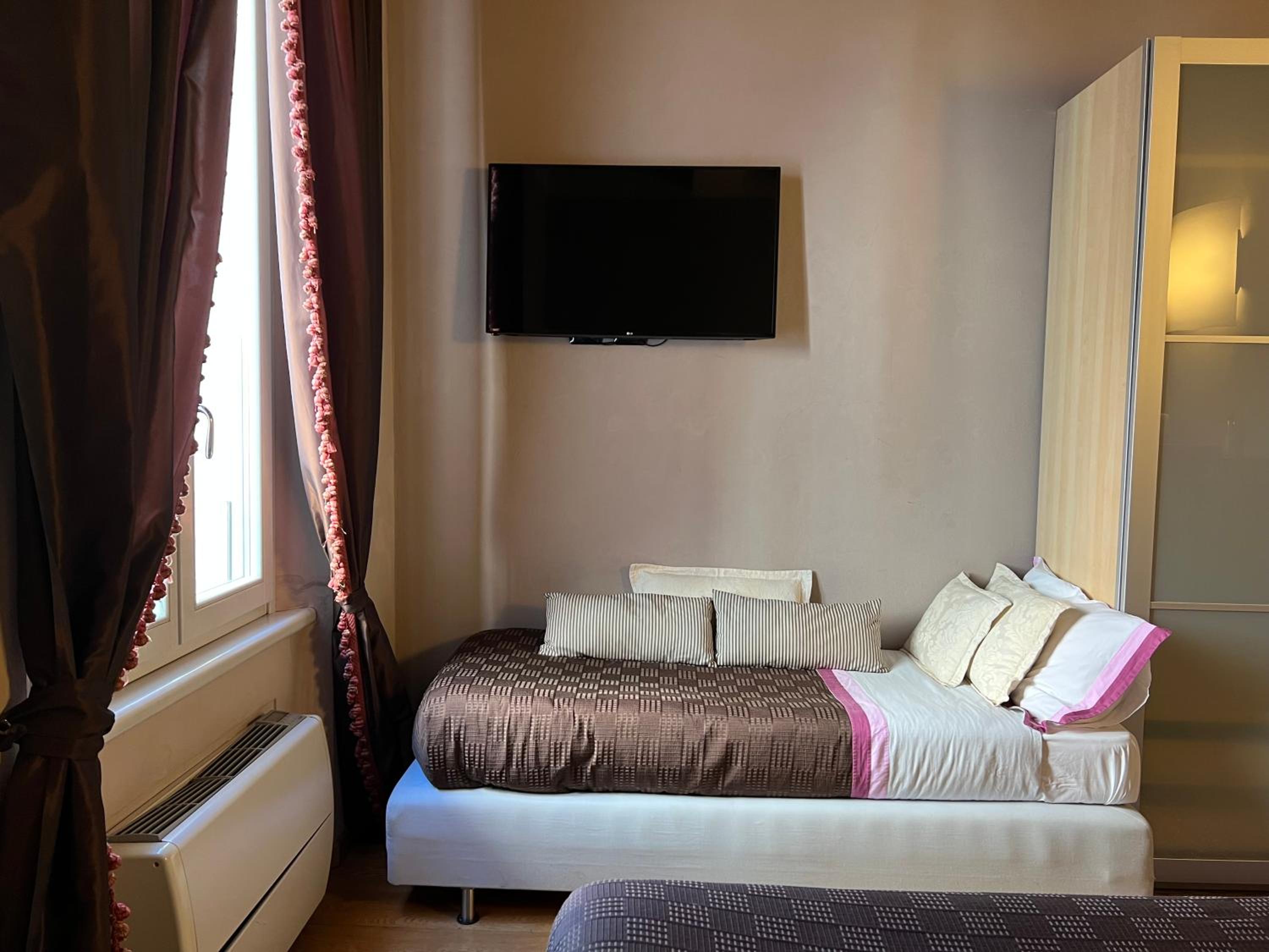 Triple Room - Photo 19