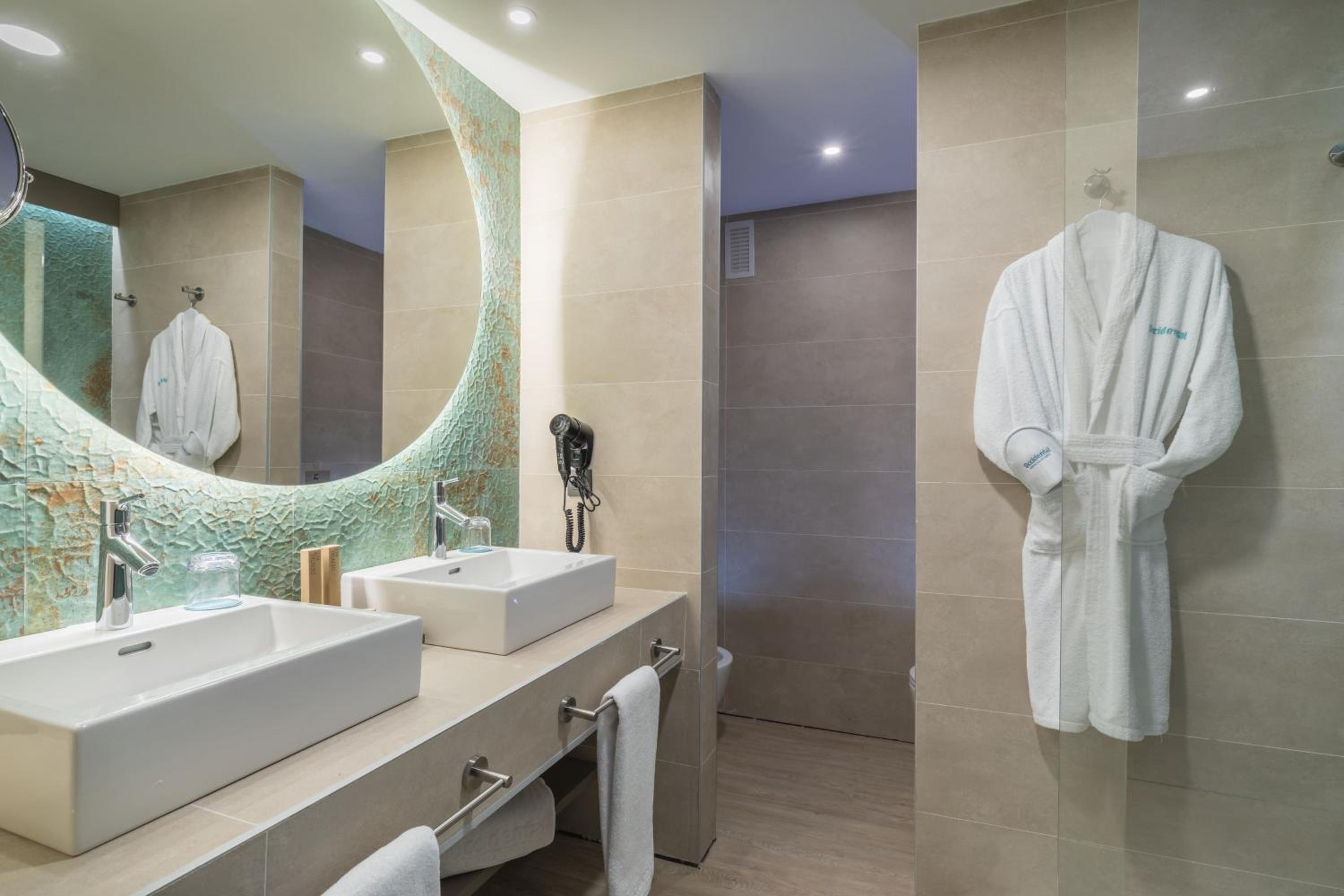 Junior Suite (2 Adults + 2 Children) - Photo 8