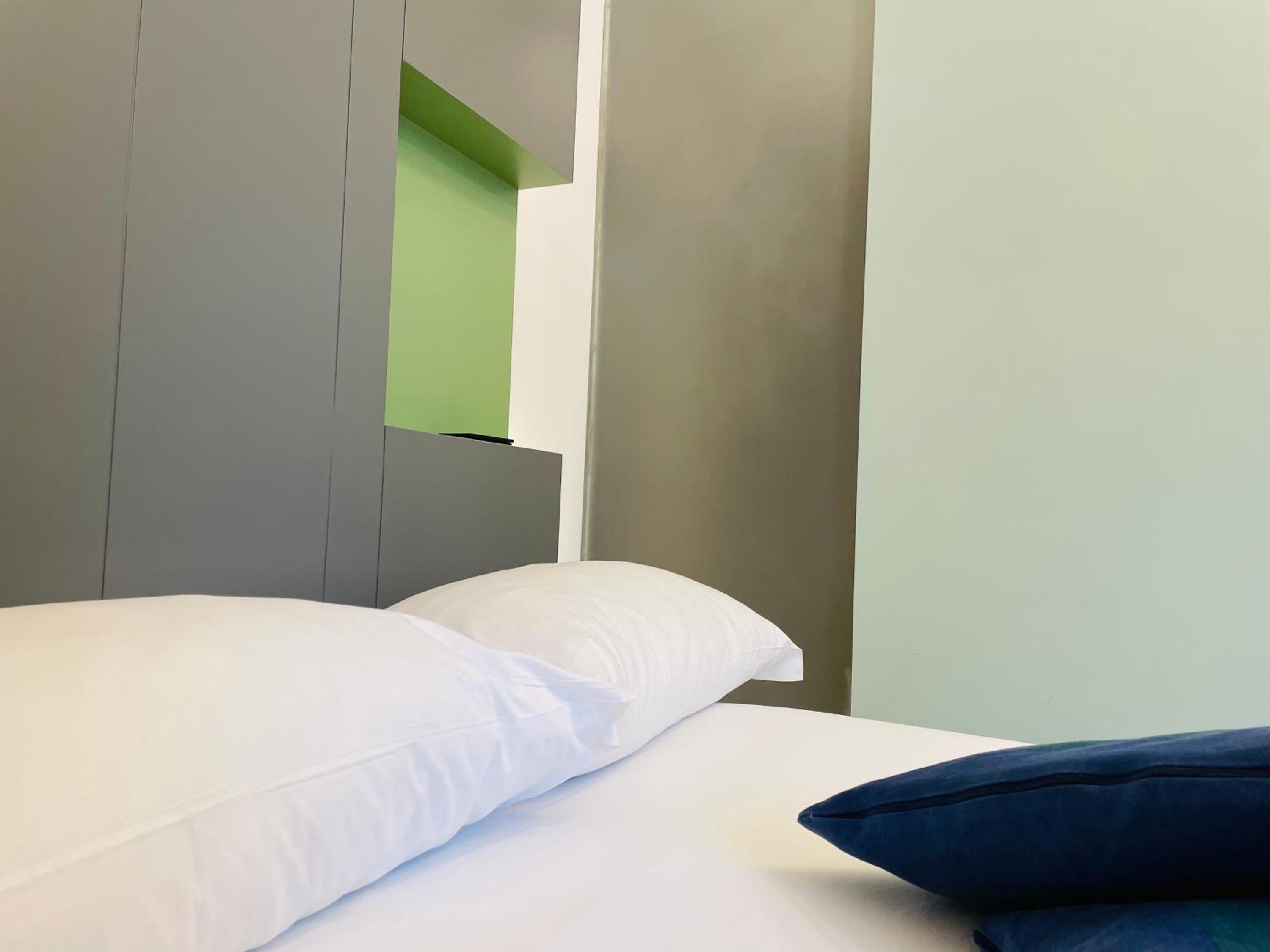 Standard Double Room - Photo 8