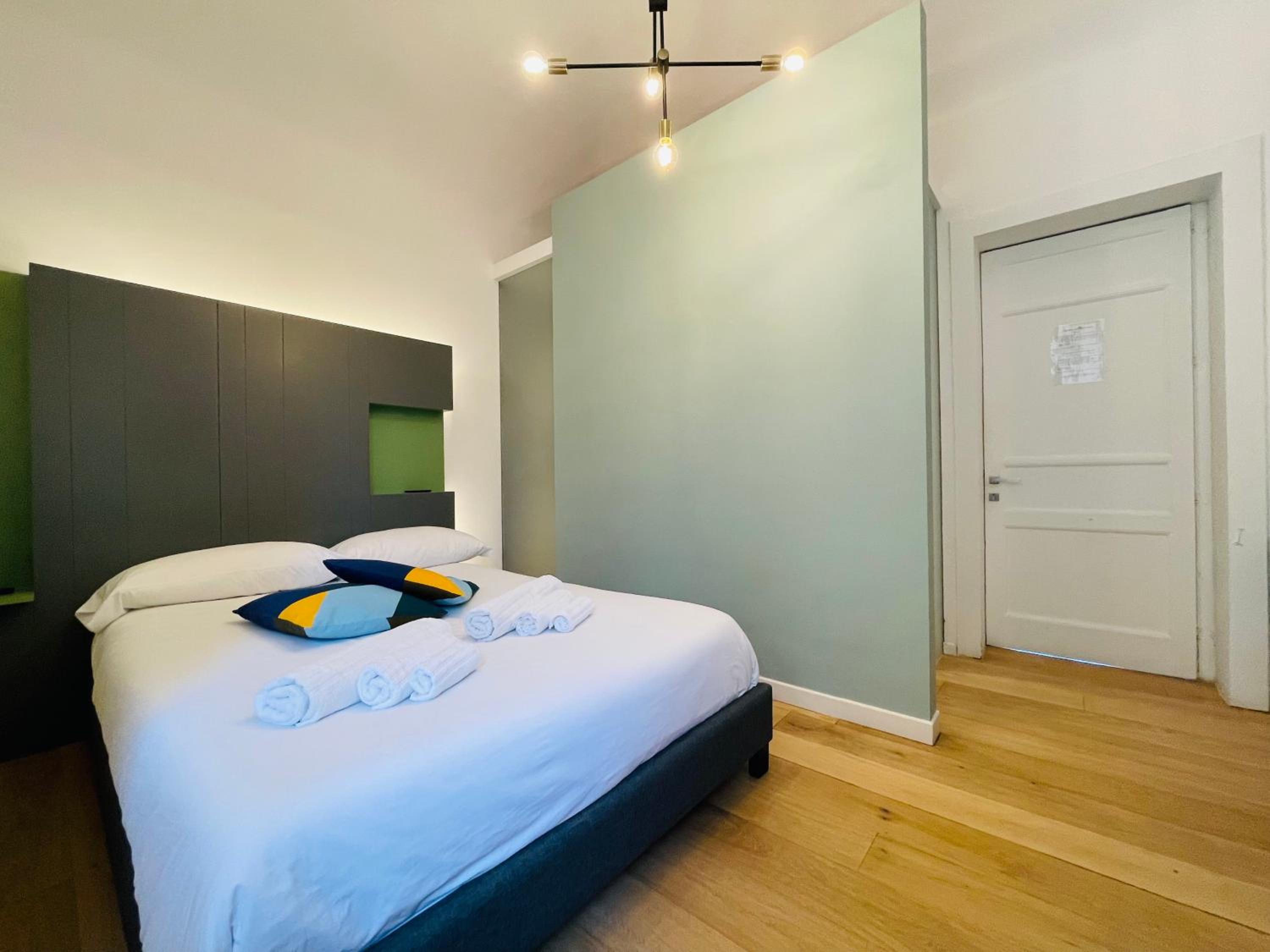 Standard Double Room - Photo 17