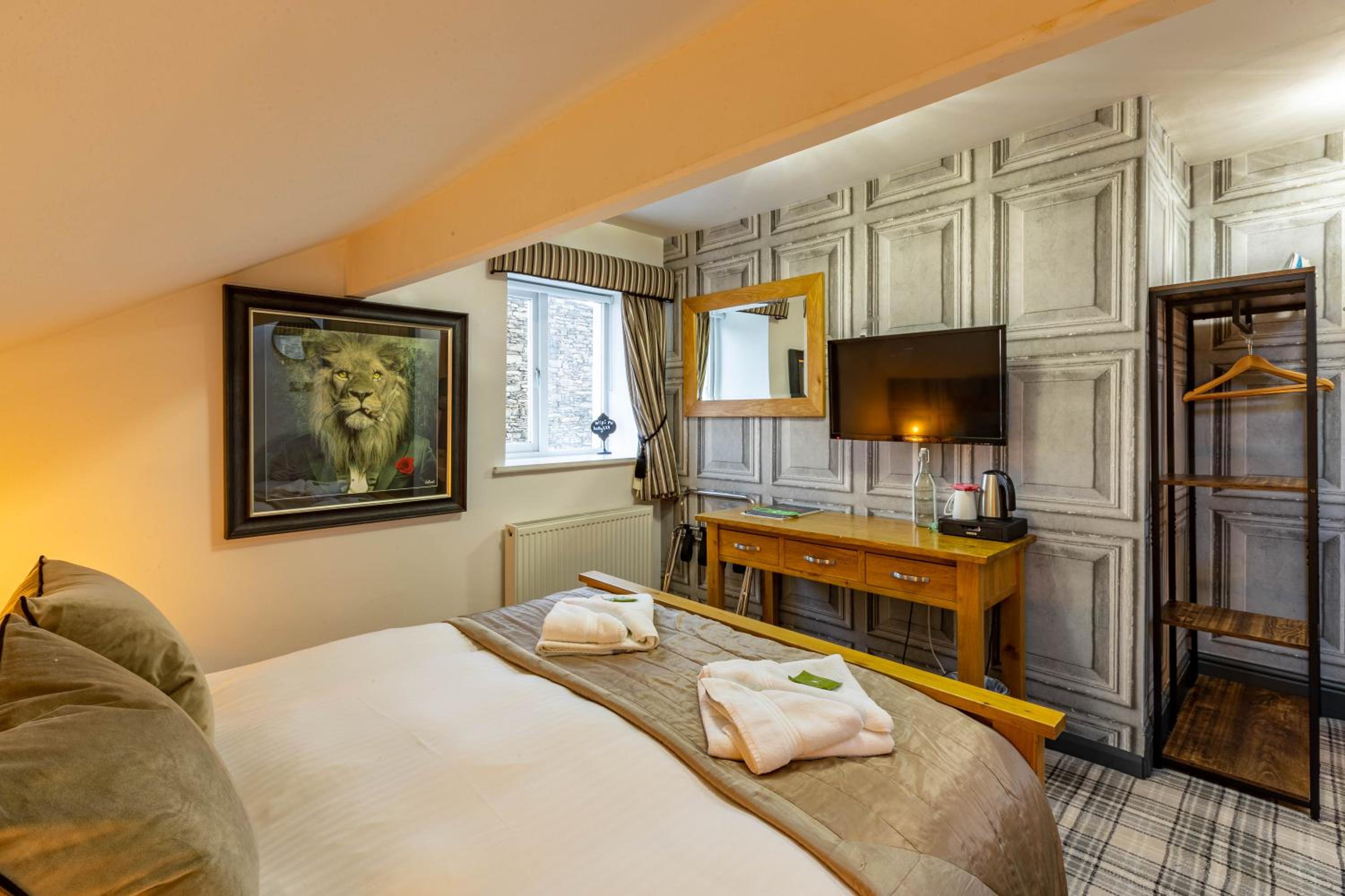 Standard King Room - Photo 4