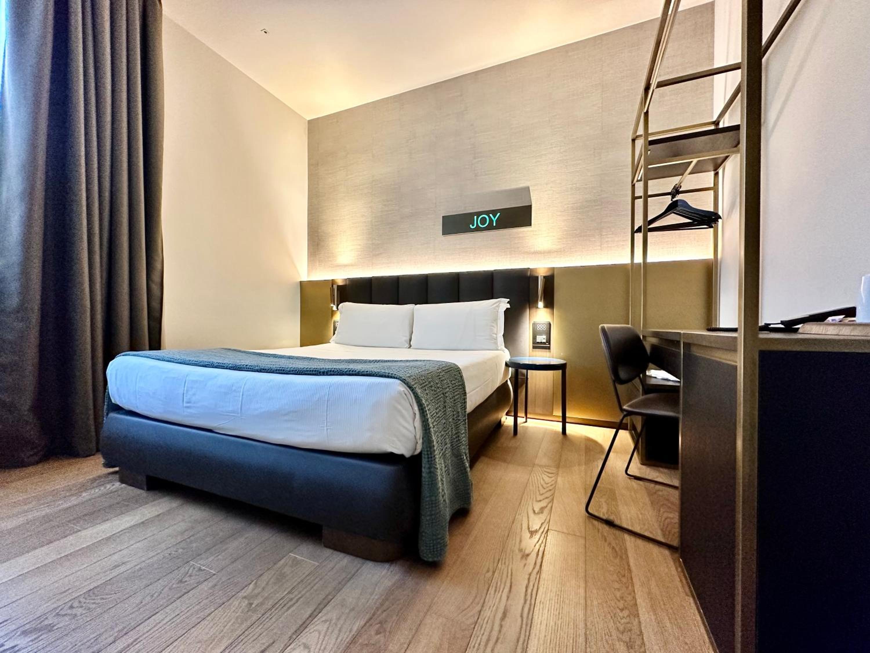 Economy Double Room photo 2