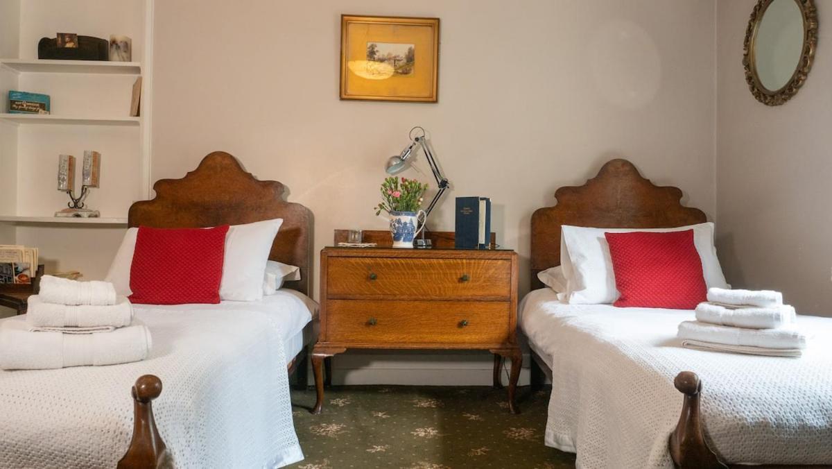 Deluxe Double or Twin Room photo 2
