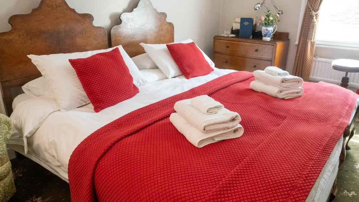 Deluxe Double or Twin Room photo 1