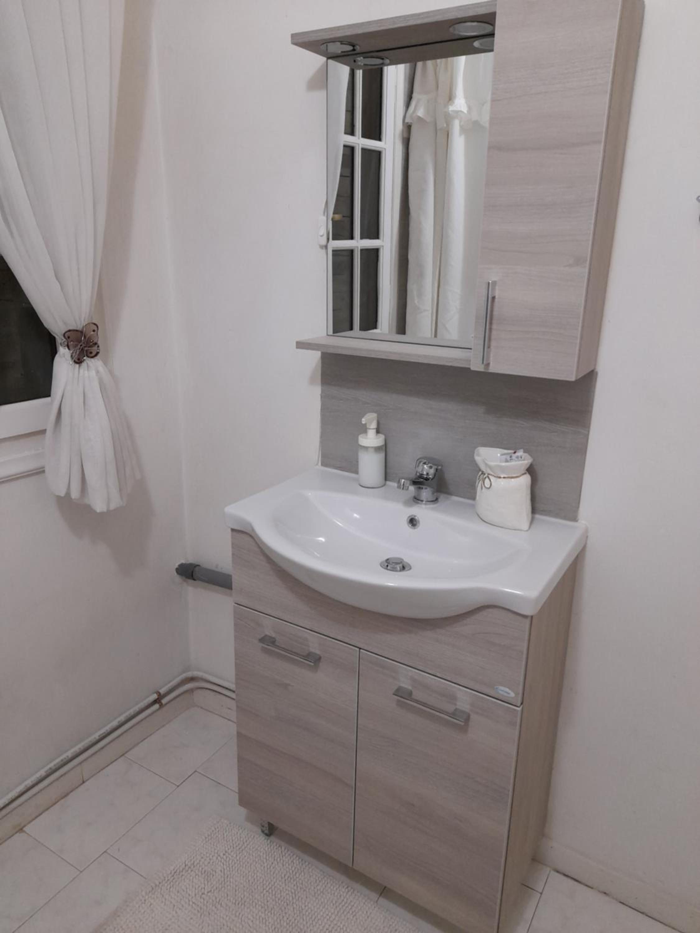 Apartment - Photo 9