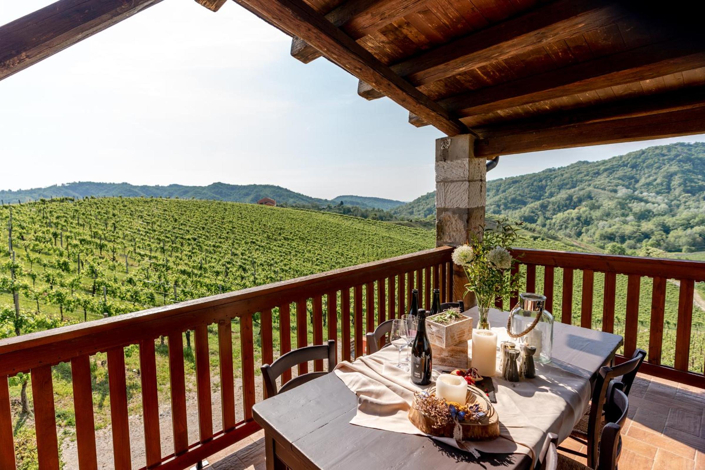 Junior Suite with Balcony - Photo 8