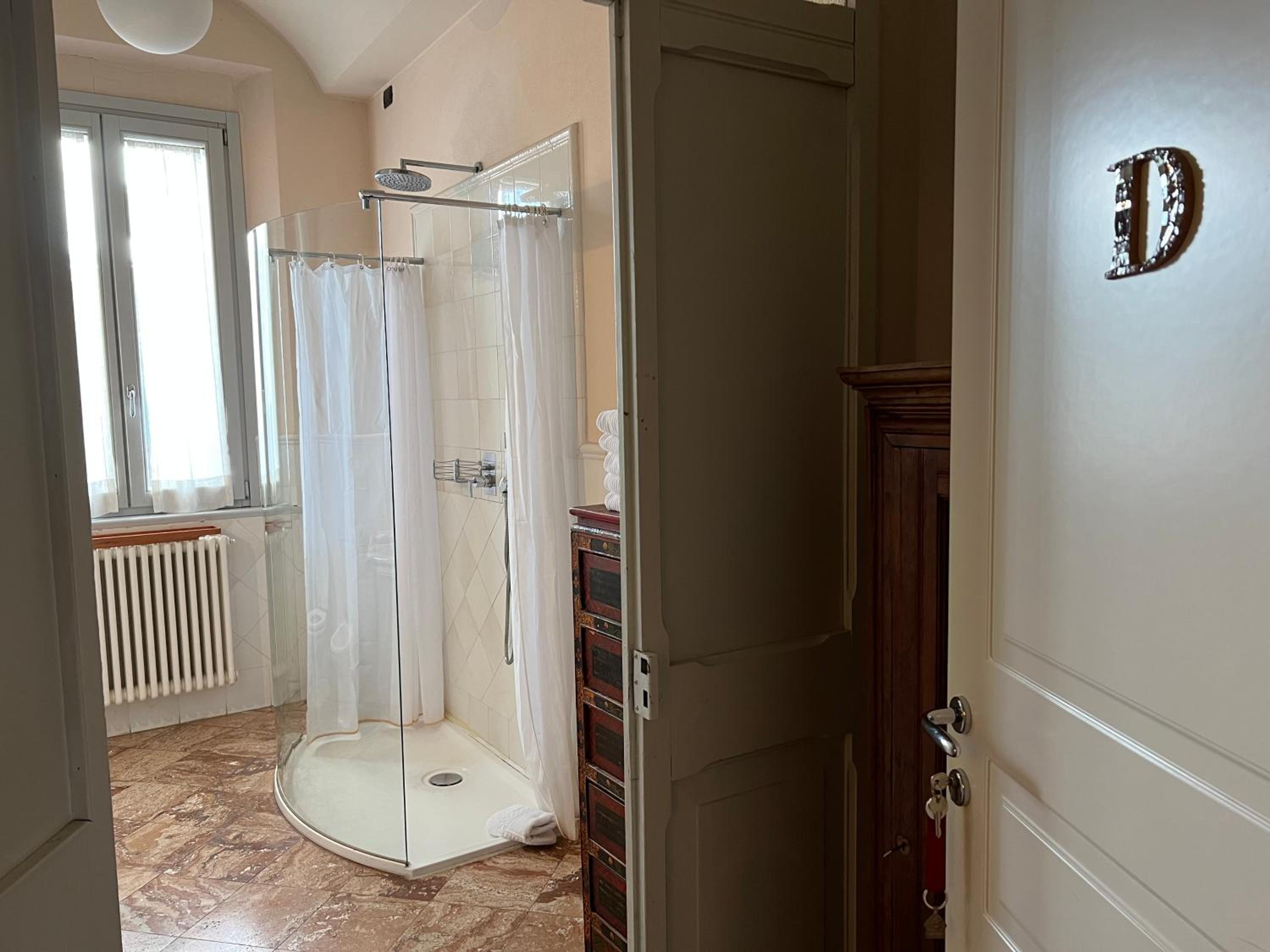 Suite with Garden View - Photo 9