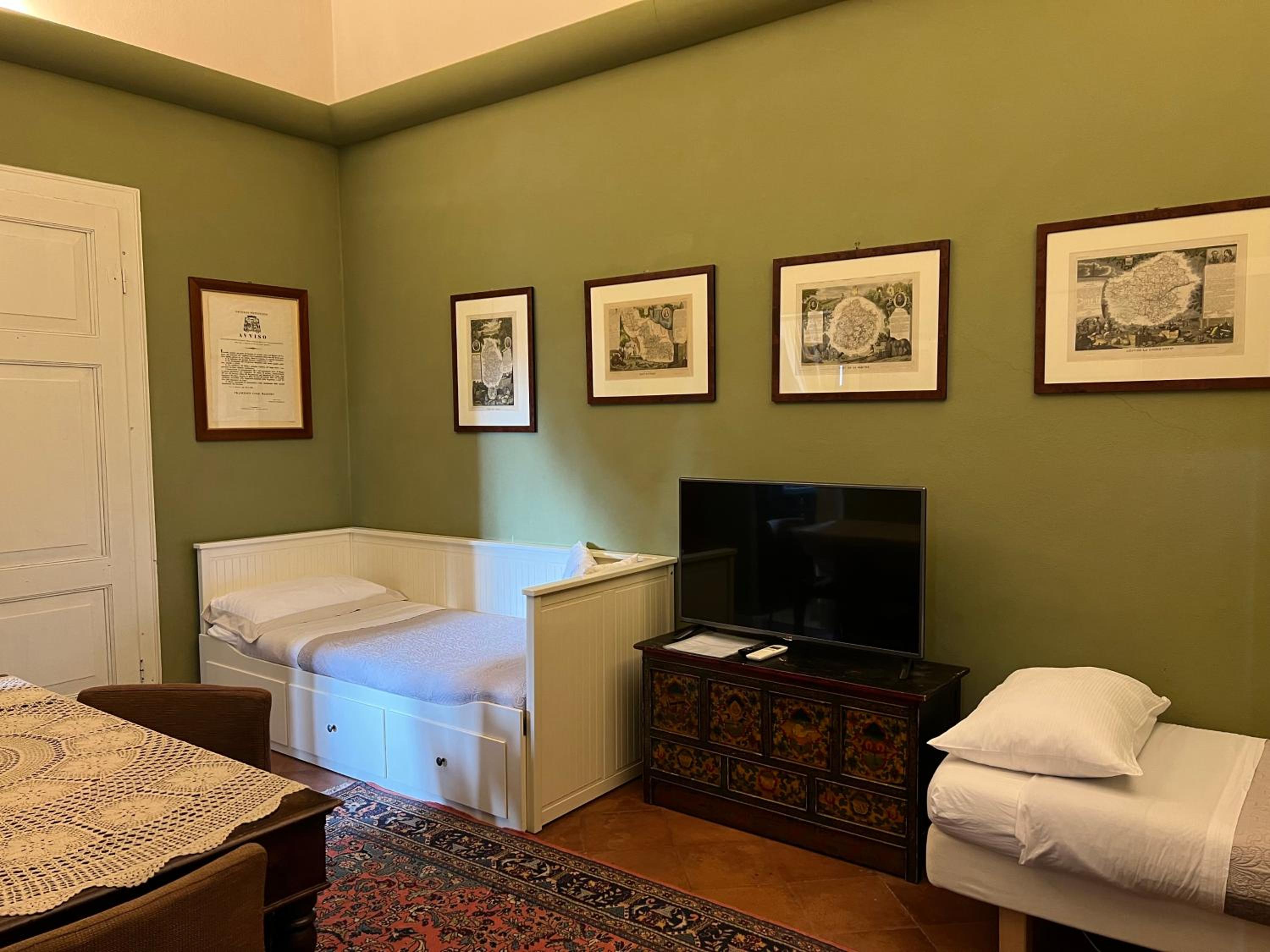 Suite with Garden View - Photo 10