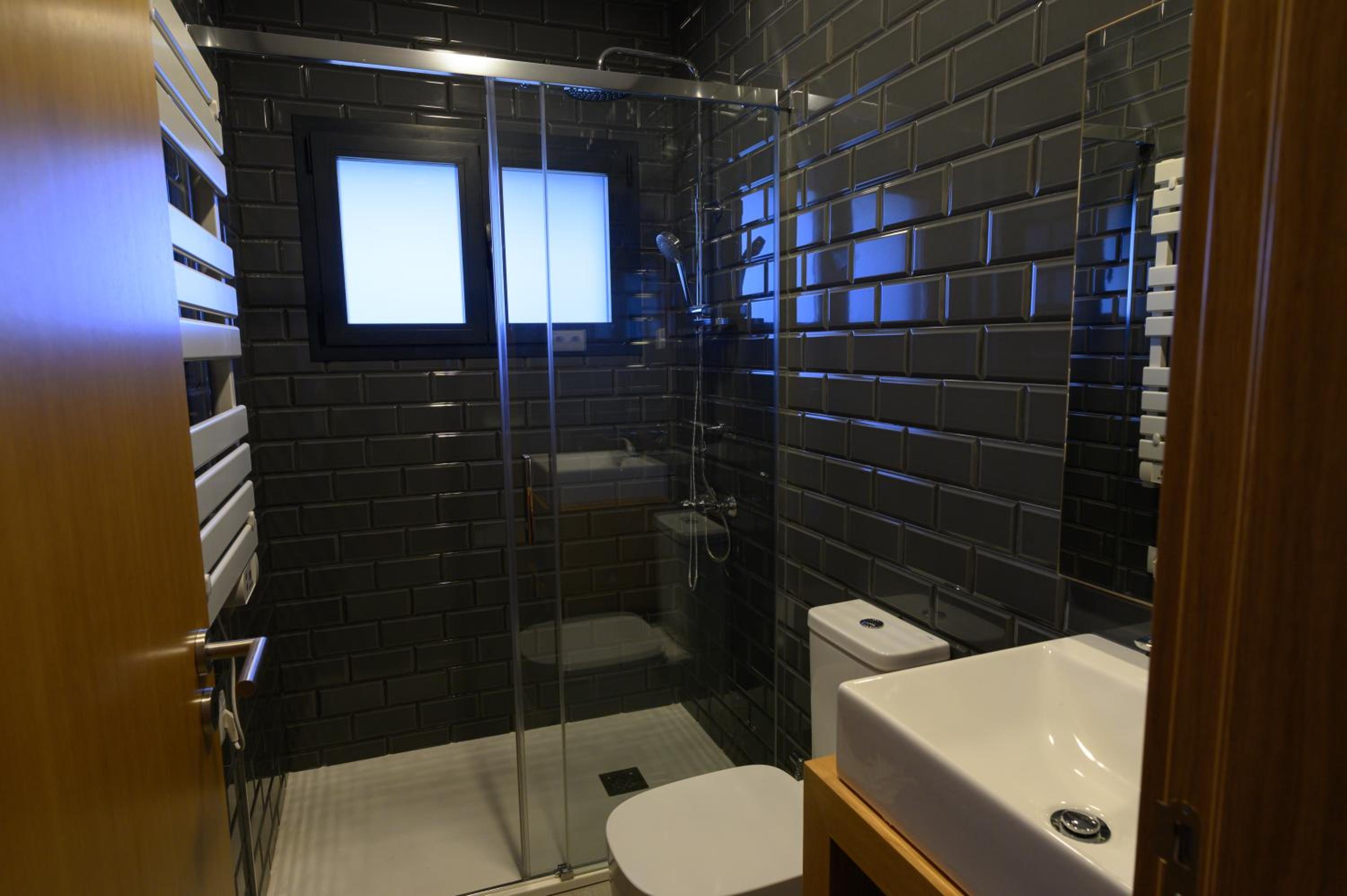 Two-Bedroom Villa - Photo 15