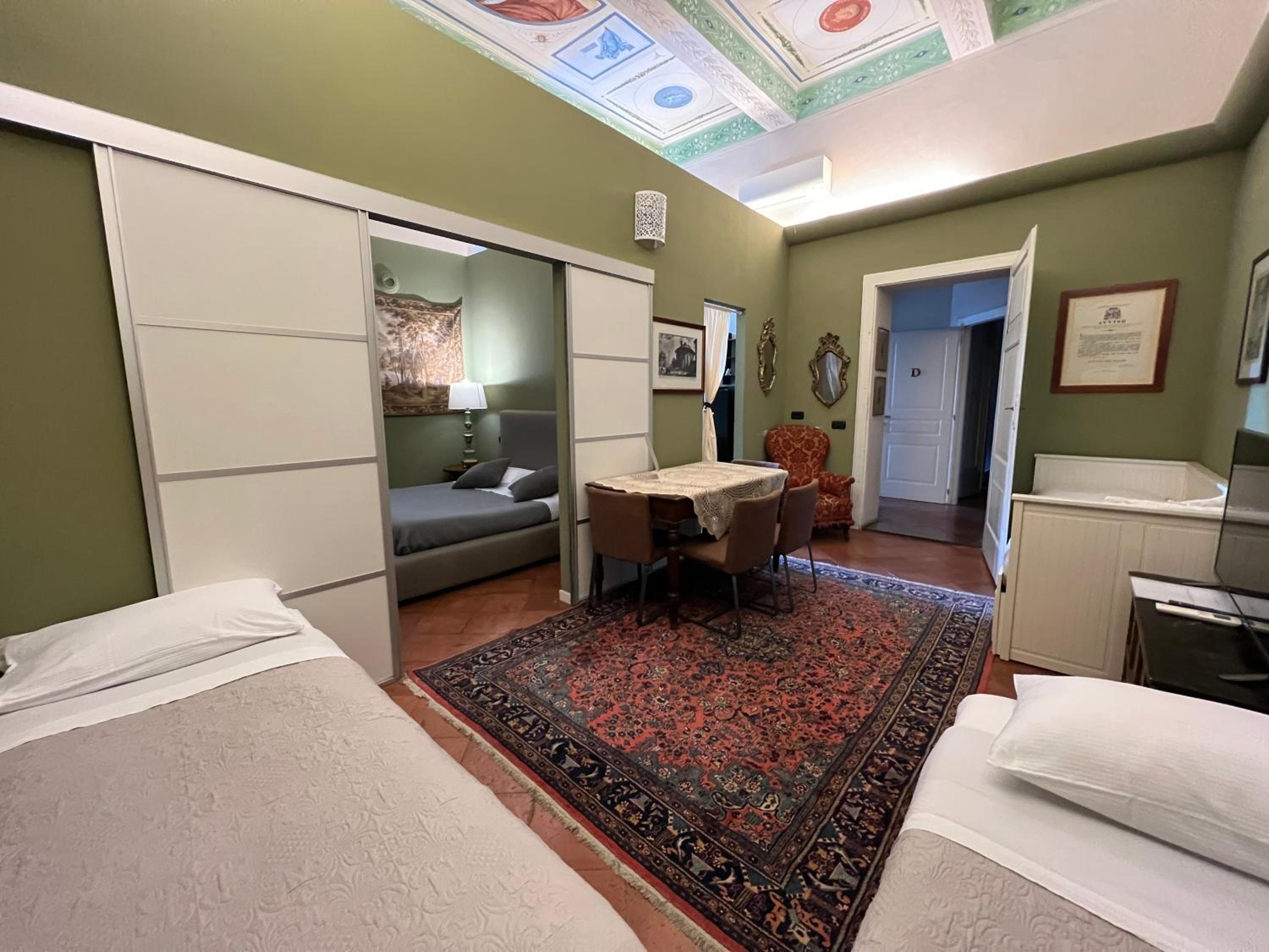 Suite with Garden View - Photo 17
