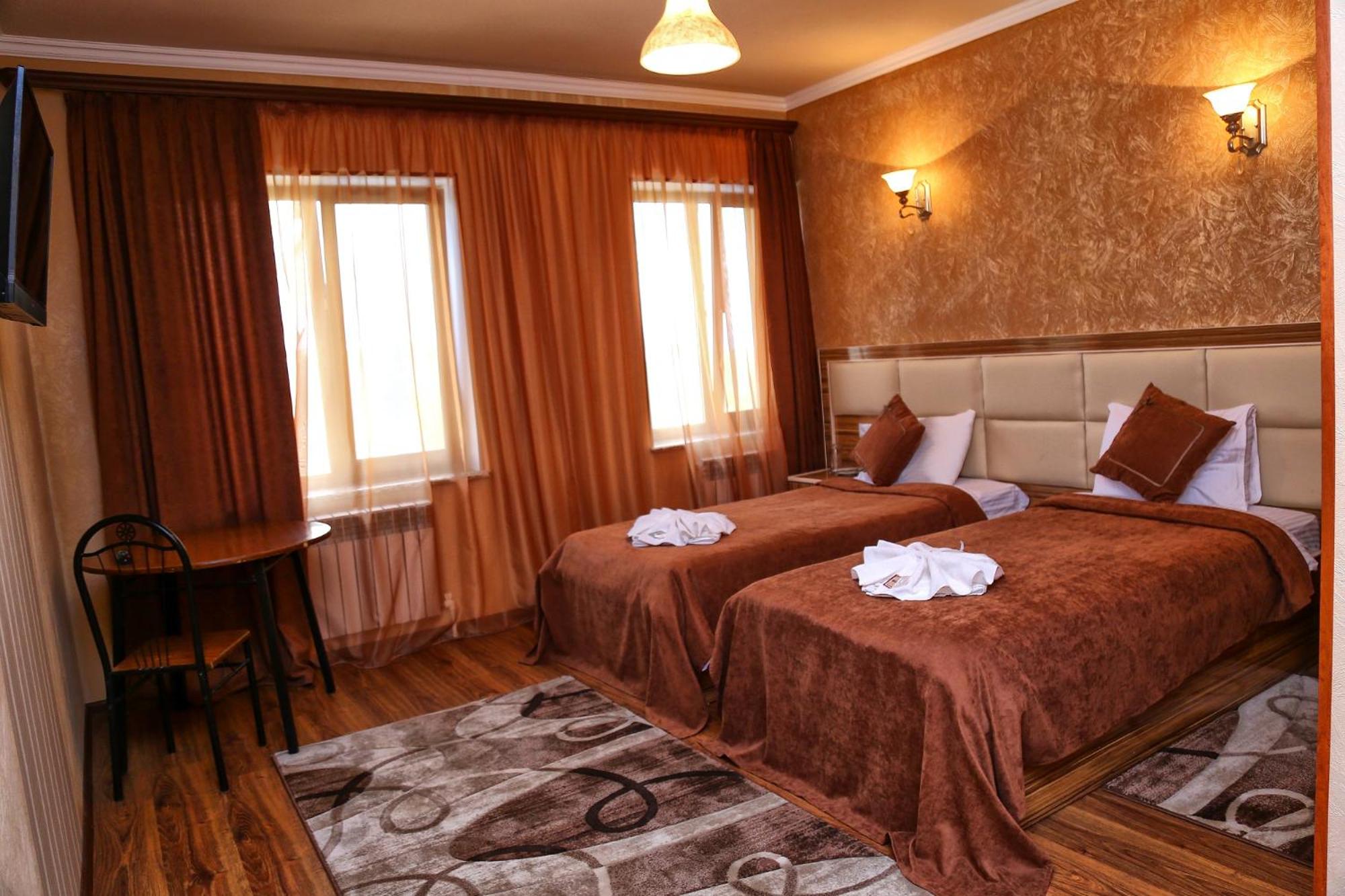 Twin Room With City View