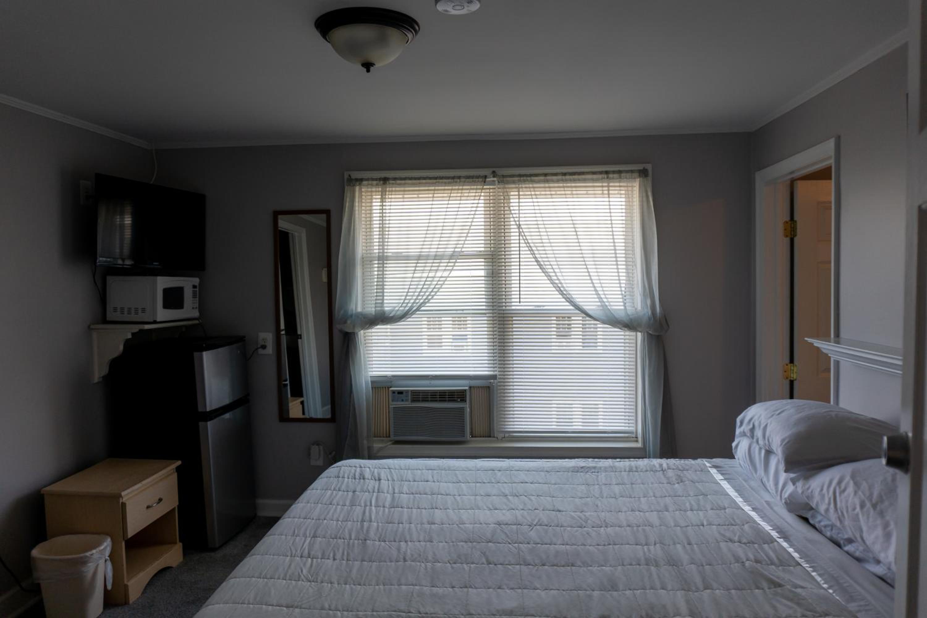 Queen Room with Two Queen Beds photo 1