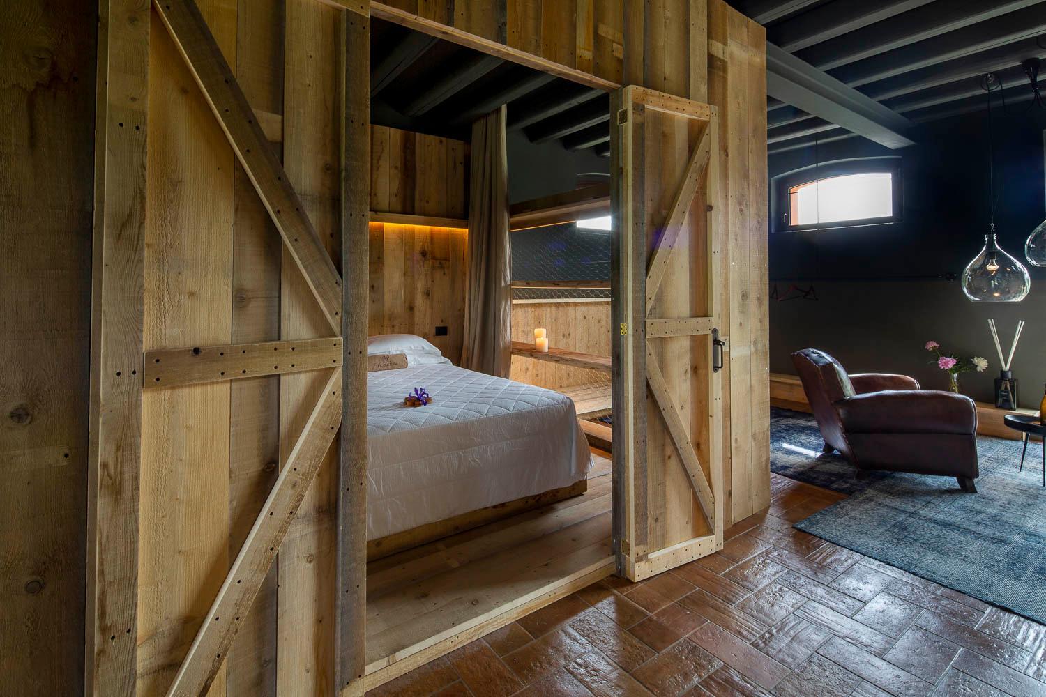 Junior Suite with Balcony - Photo 4