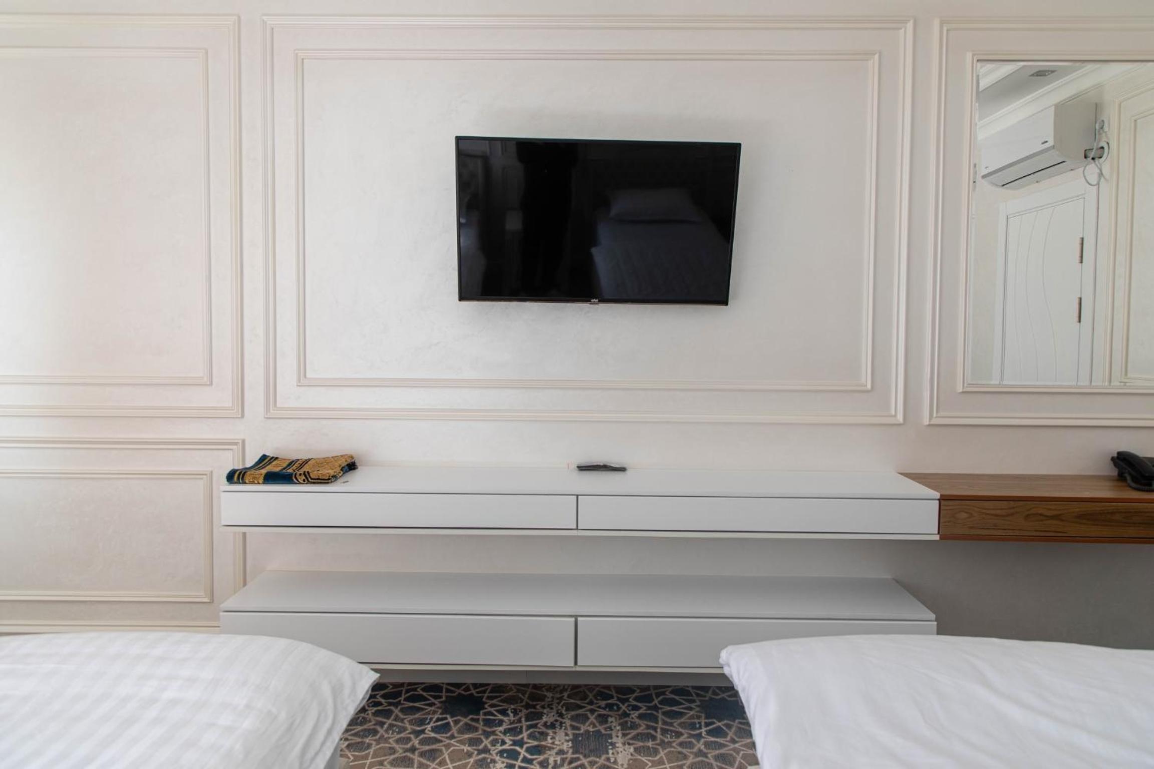 Deluxe Double Room with Two Double Beds photo 1