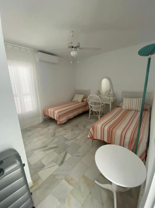 Apartamento con vista a la piscina