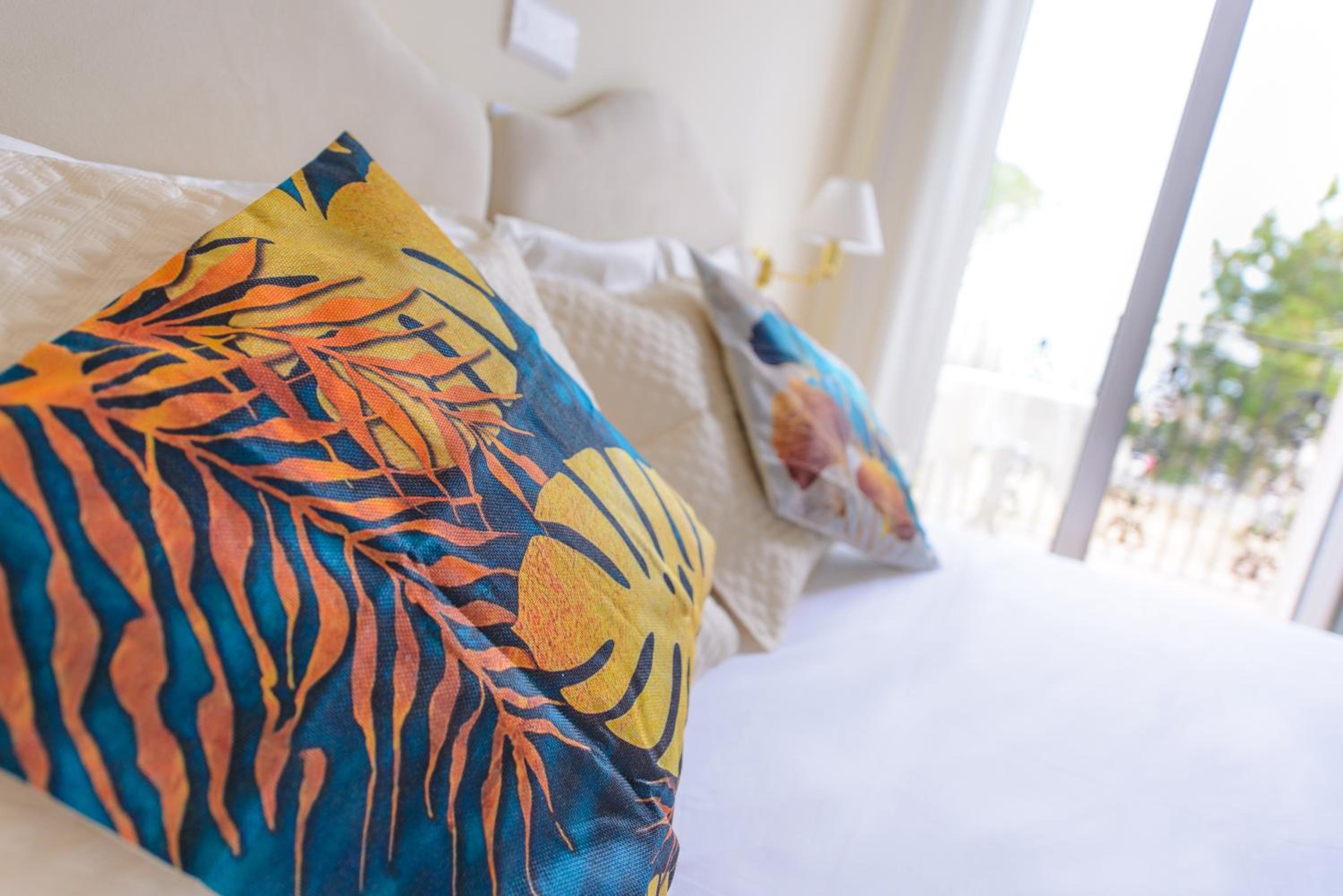 Deluxe Double or Twin Room with Balcony - Photo 2