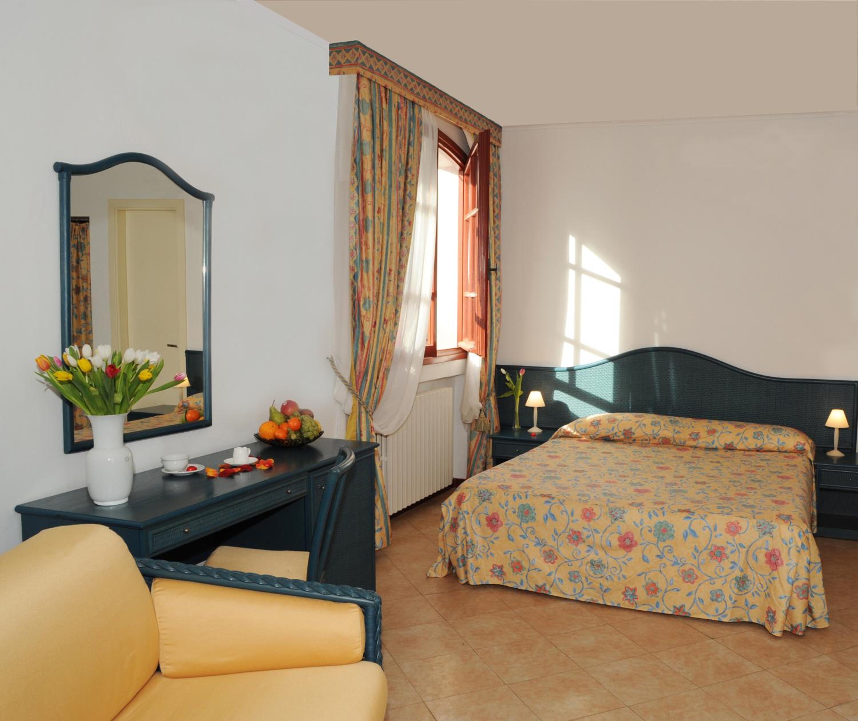 Deluxe Double Room - Photo 1