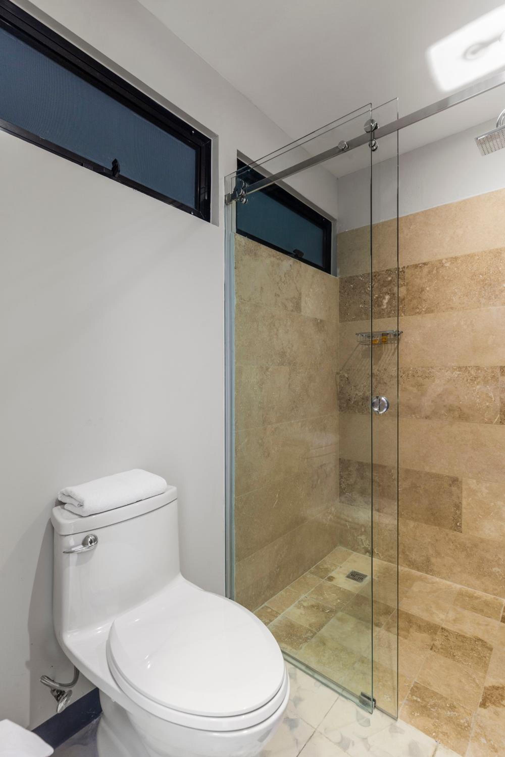 Double Room - Photo 16
