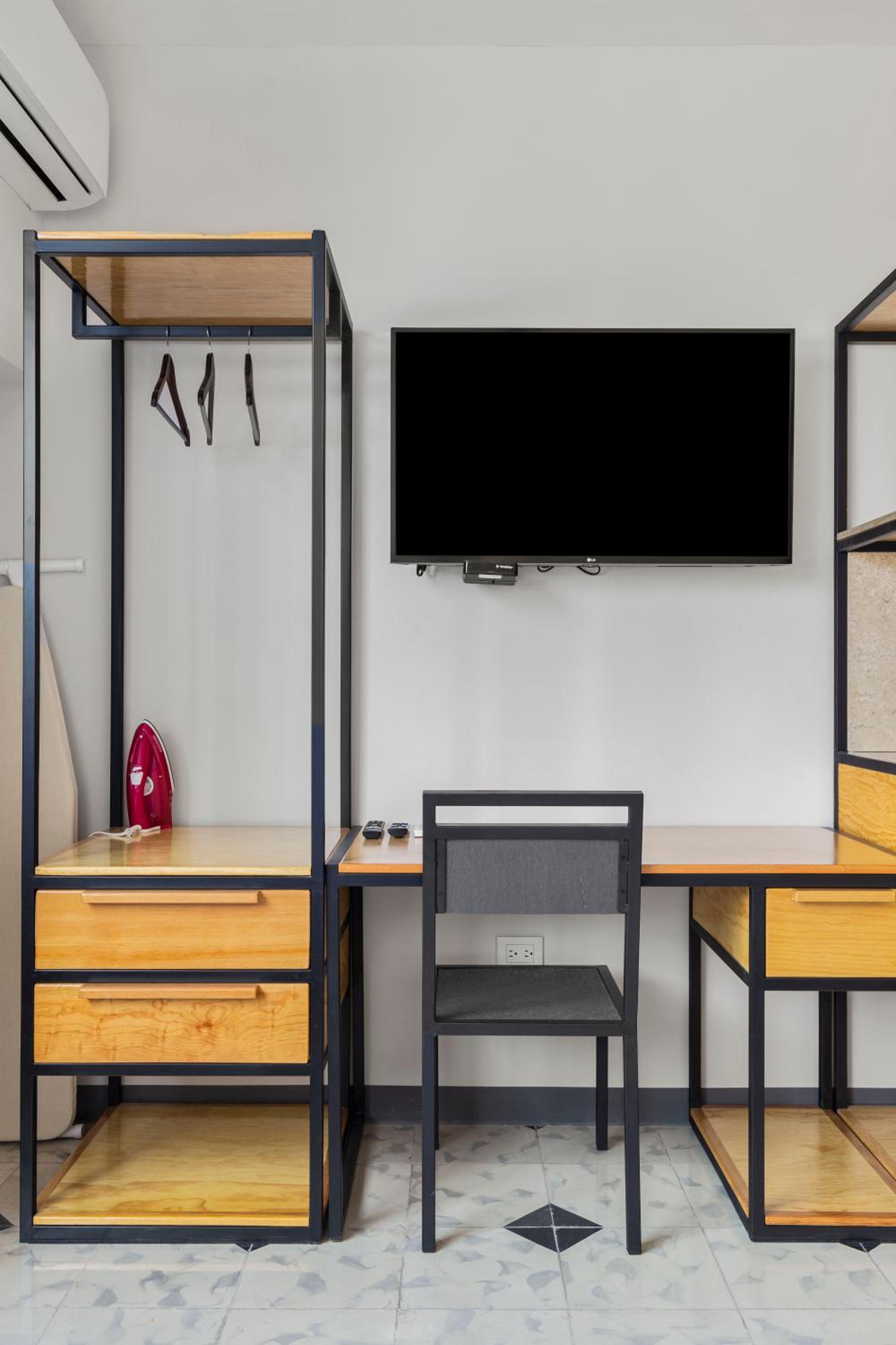 Double Room - Photo 15