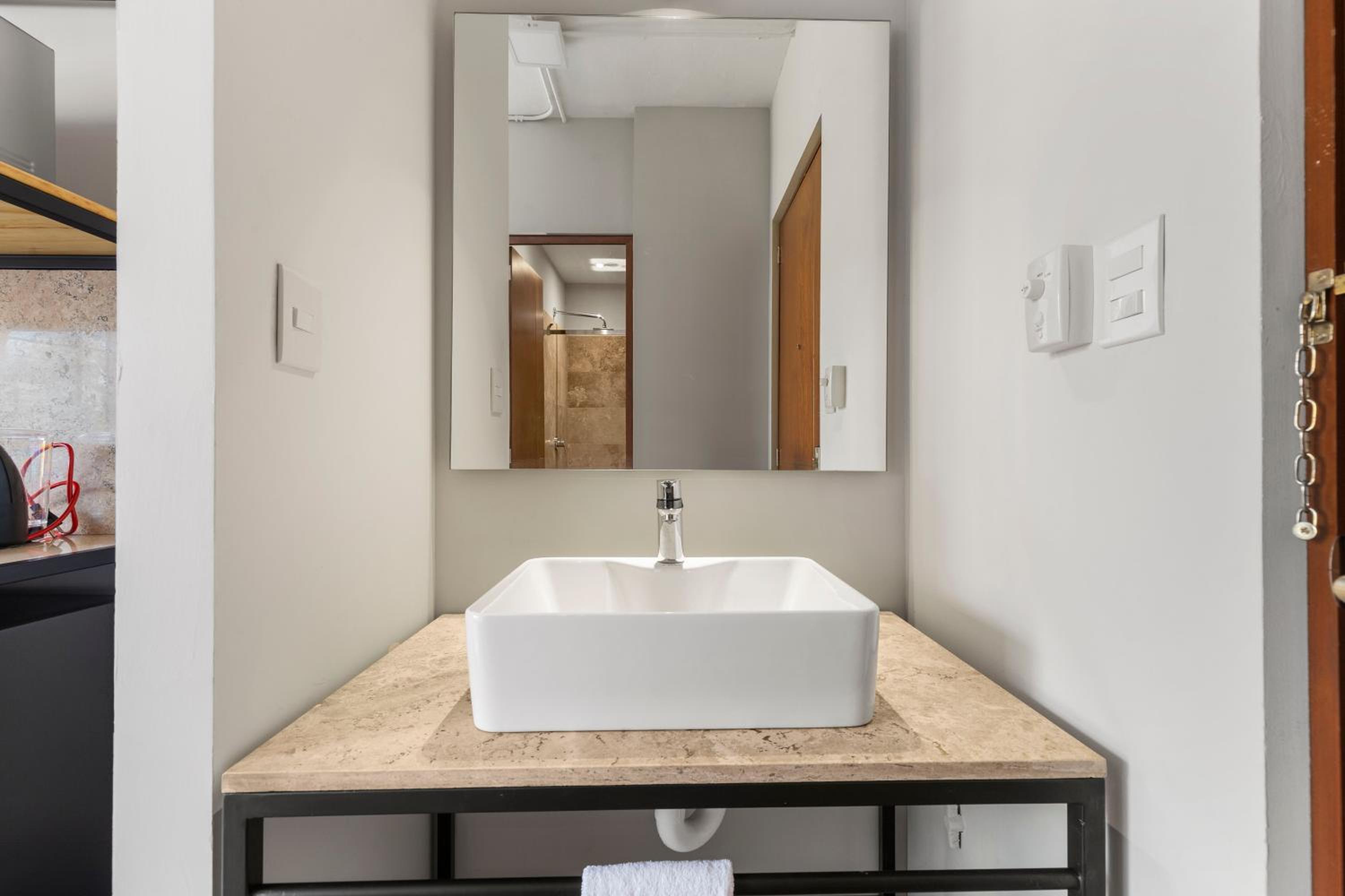 Double Room - Photo 13