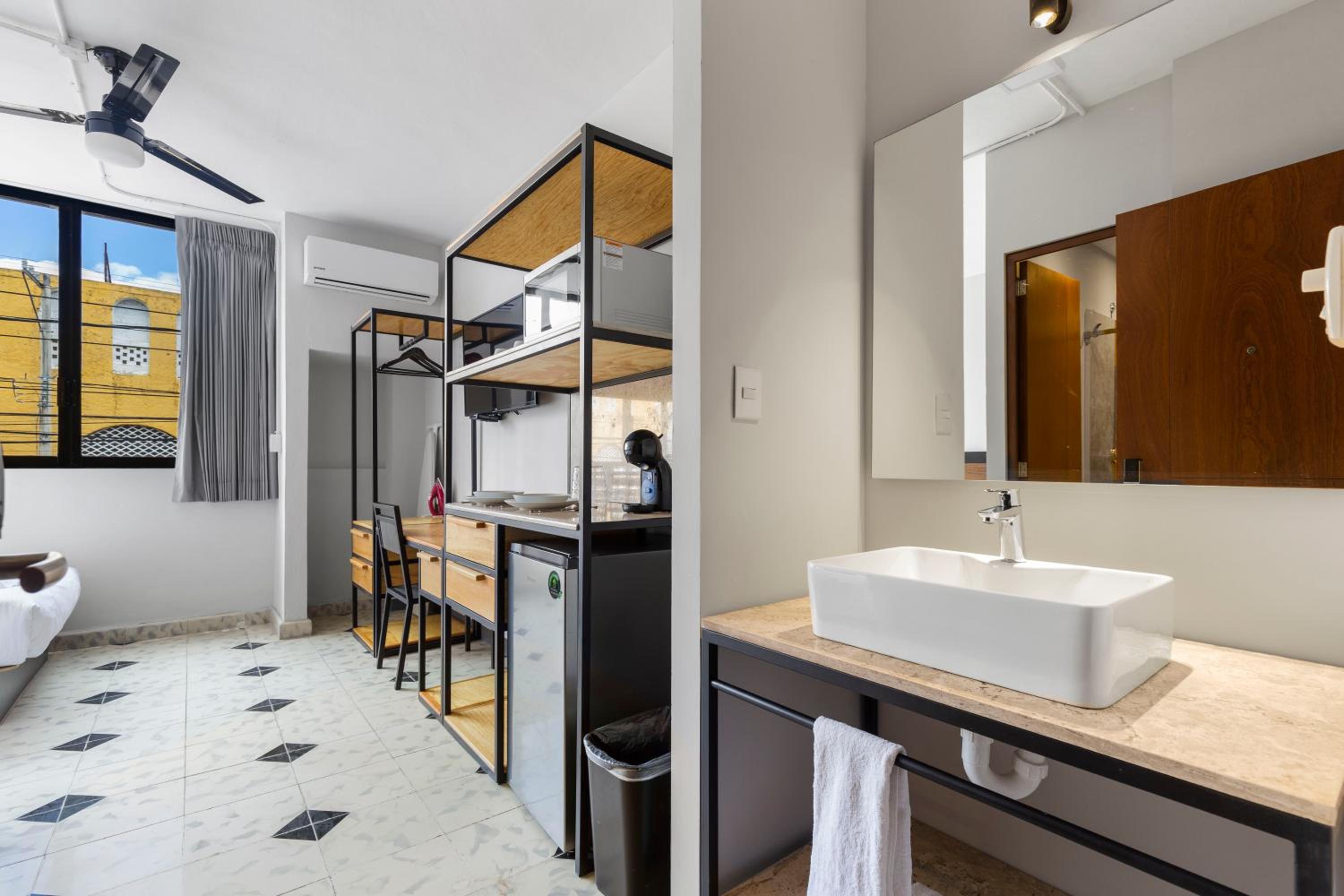 Double Room - Photo 12