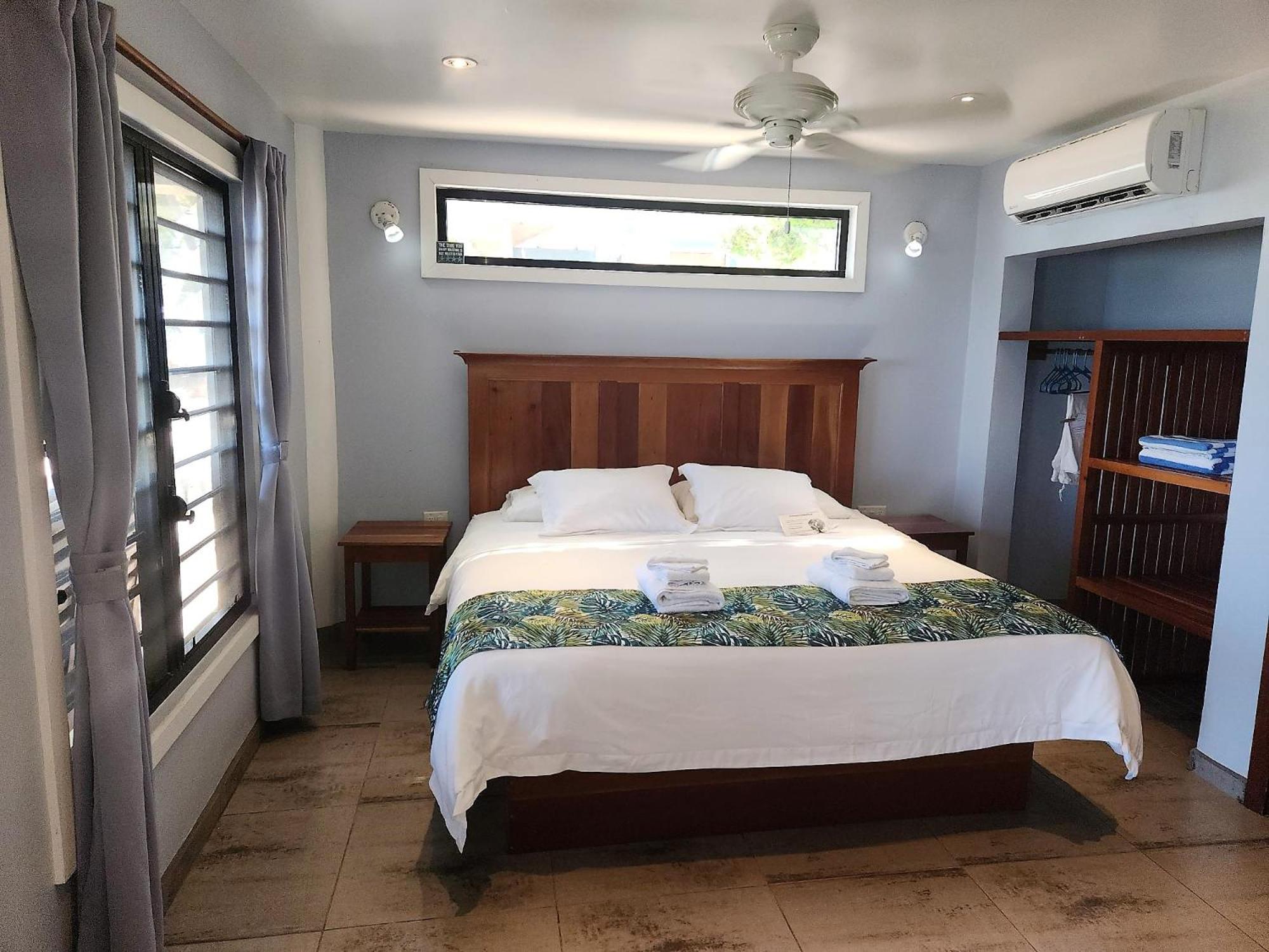 King Suite with Ocean View photo 3