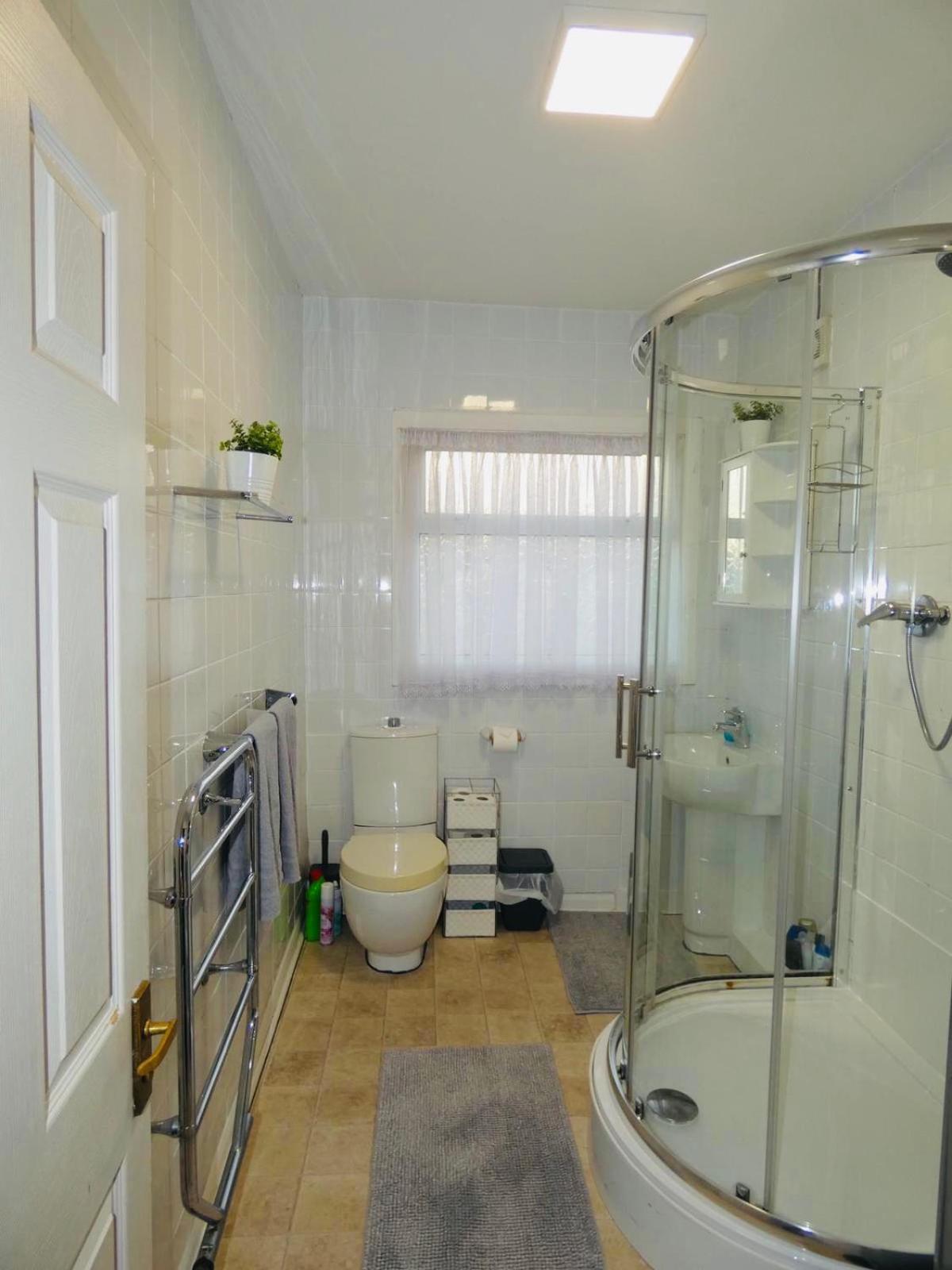 Three-Bedroom House photo 3