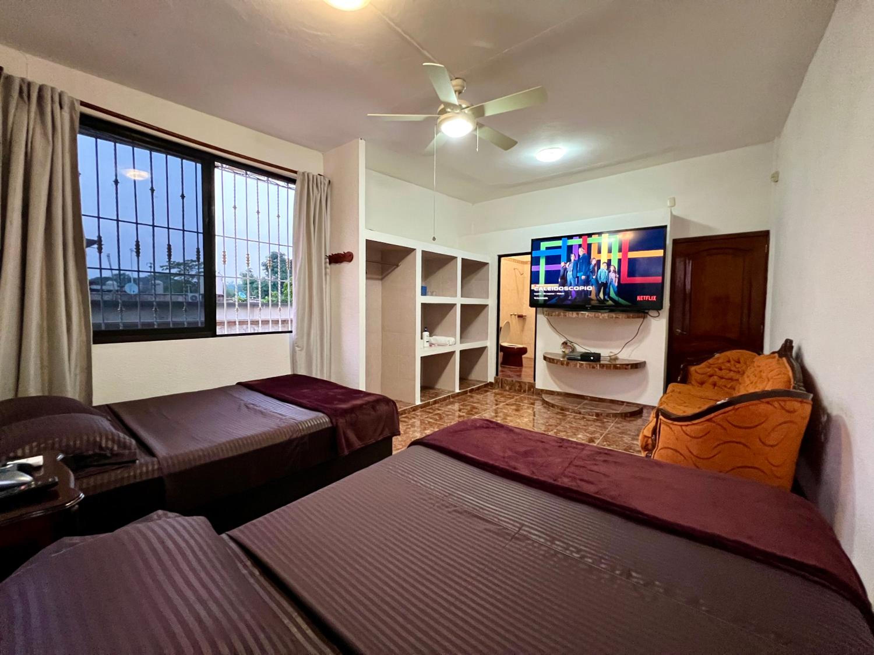 Twin Room with Private Bathroom photo 1
