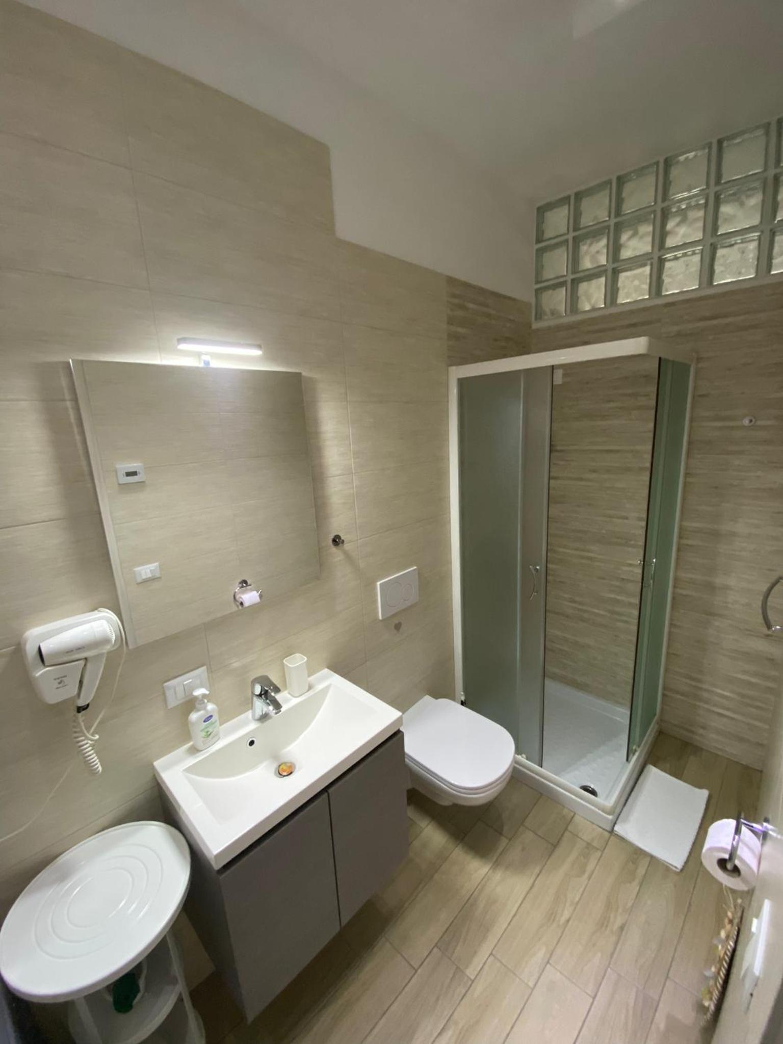 Triple Room with Private External Bathroom - Photo 8