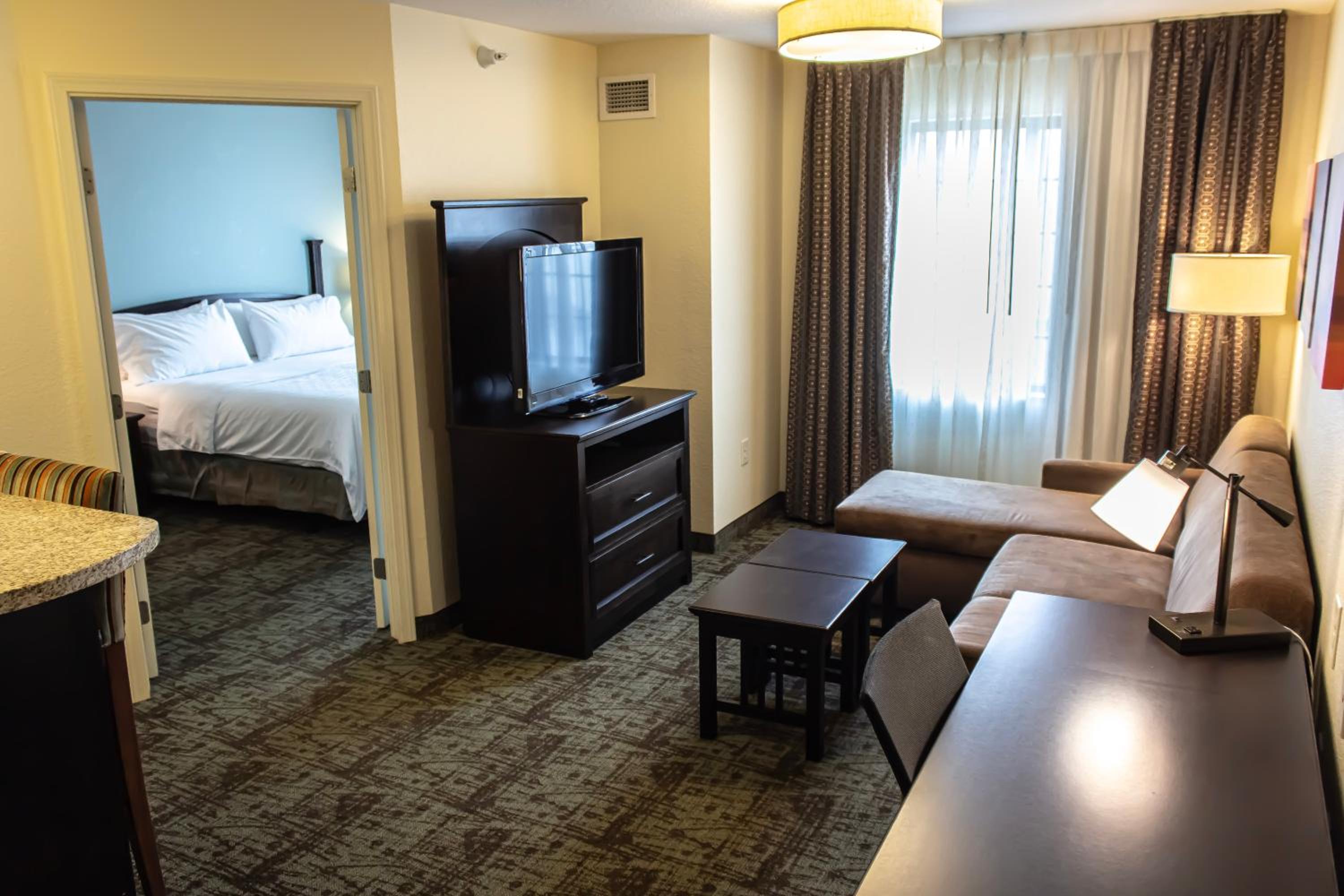 One-Bedroom King Suite with Sofa Bed - Photo 4