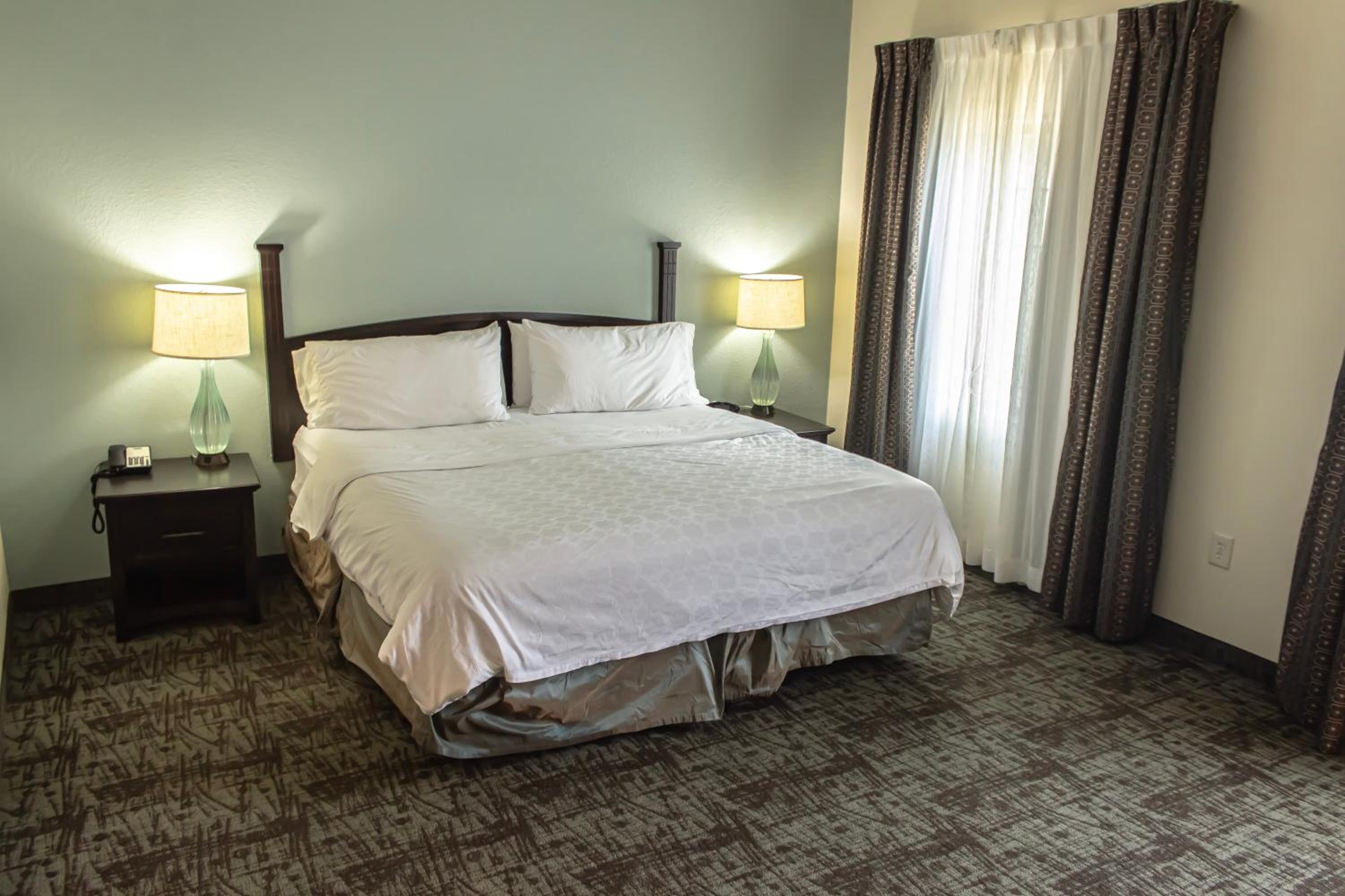 King Room - Hearing Access - Non-Smoking