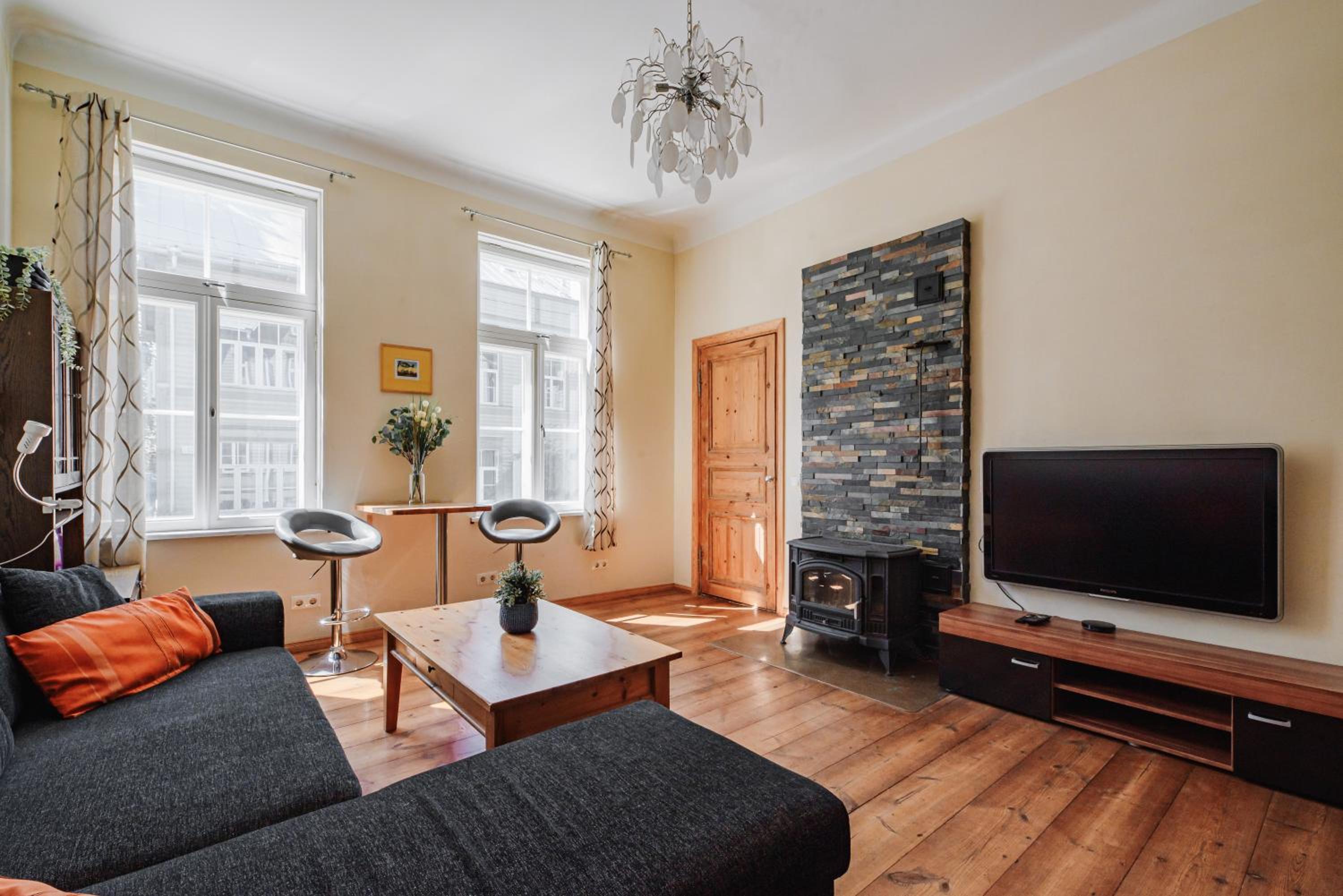One-Bedroom Apartment