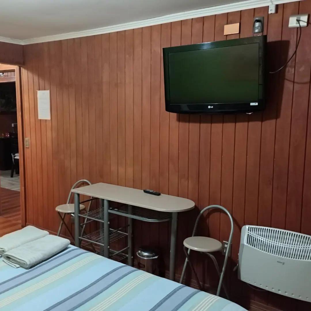 Family Room with Private Bathroom photo 3