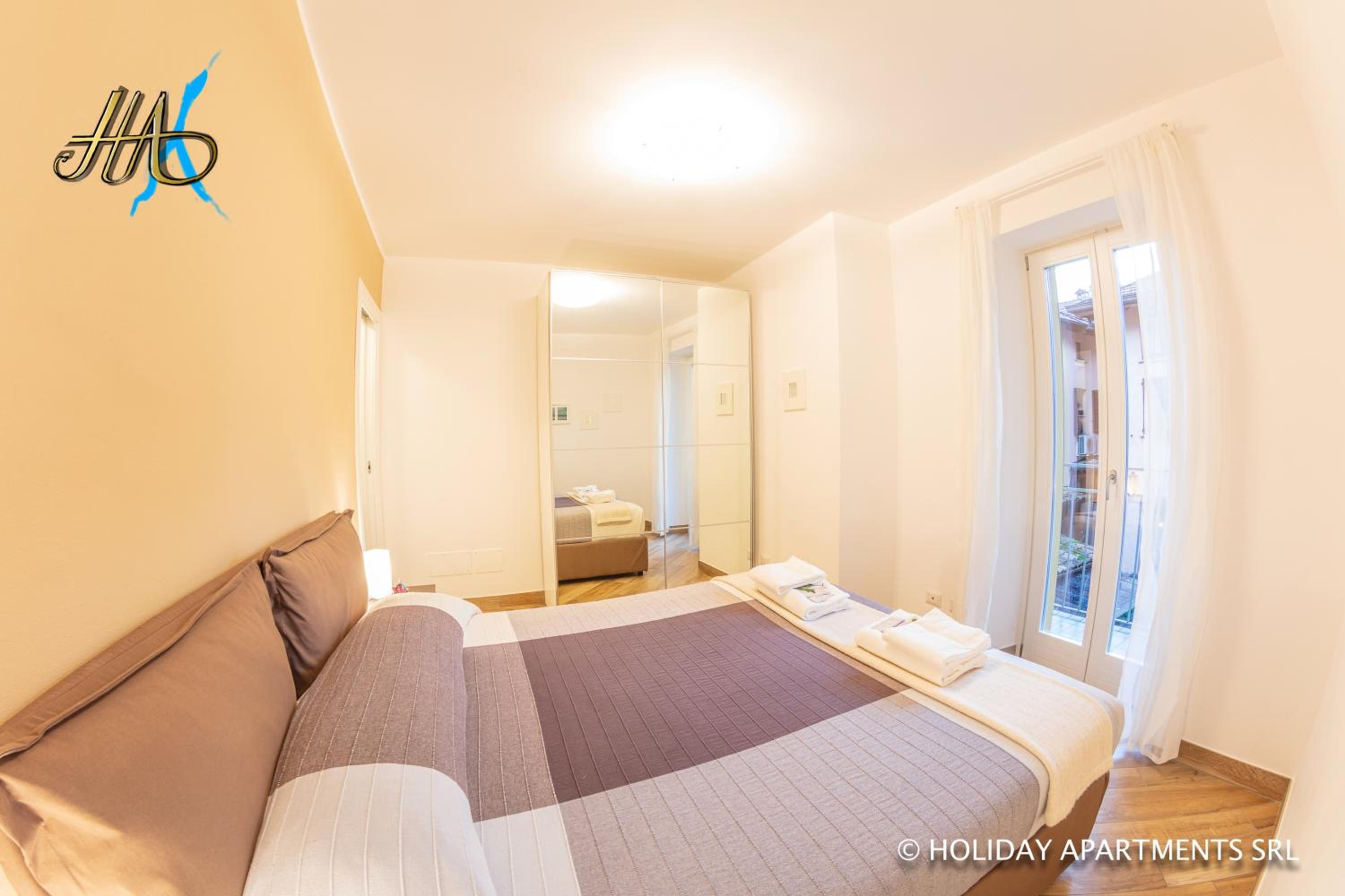 Apartment with Balcony - Photo 12