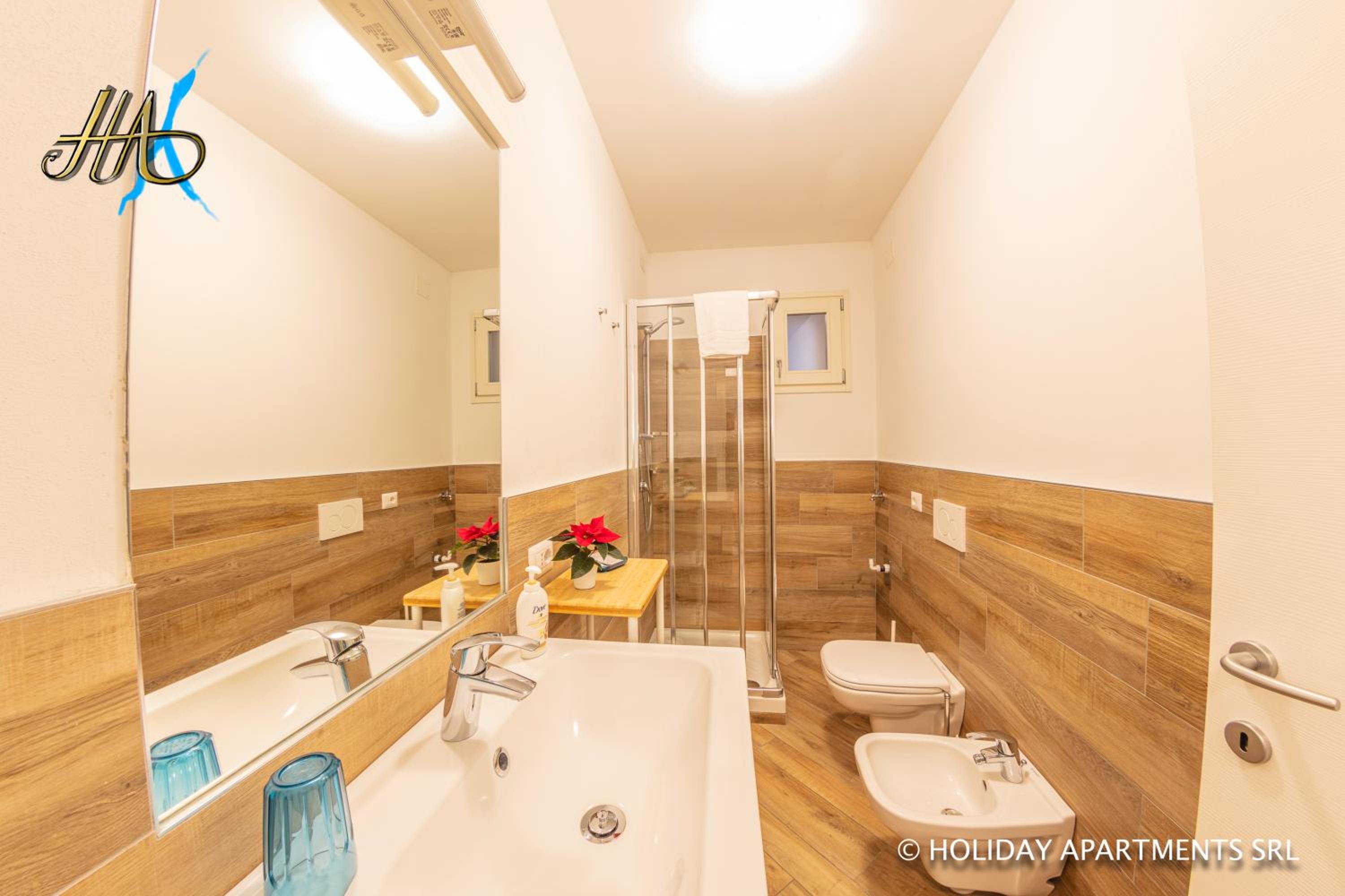 Apartment with Balcony - Photo 30