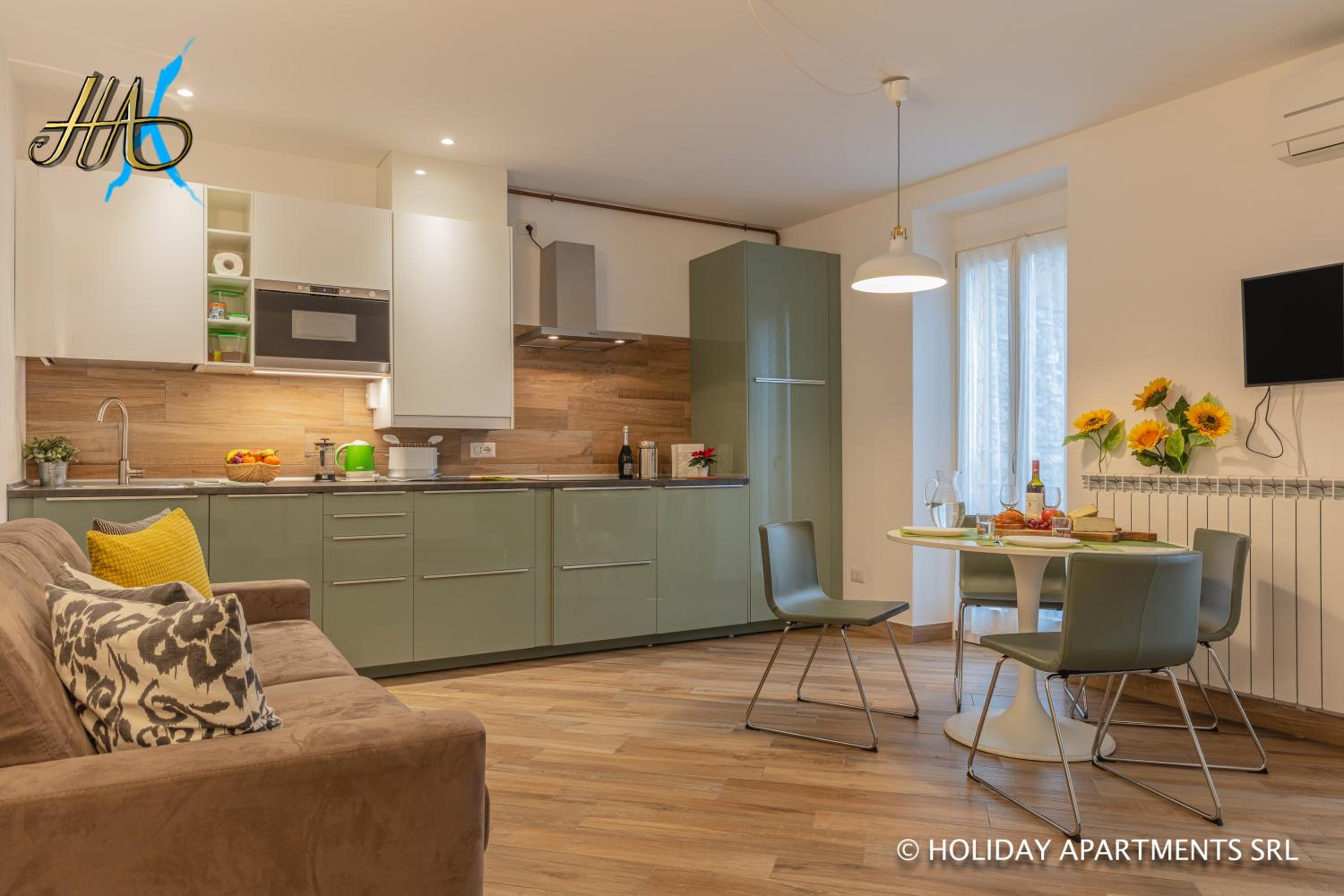 Apartment with Balcony - Photo 24