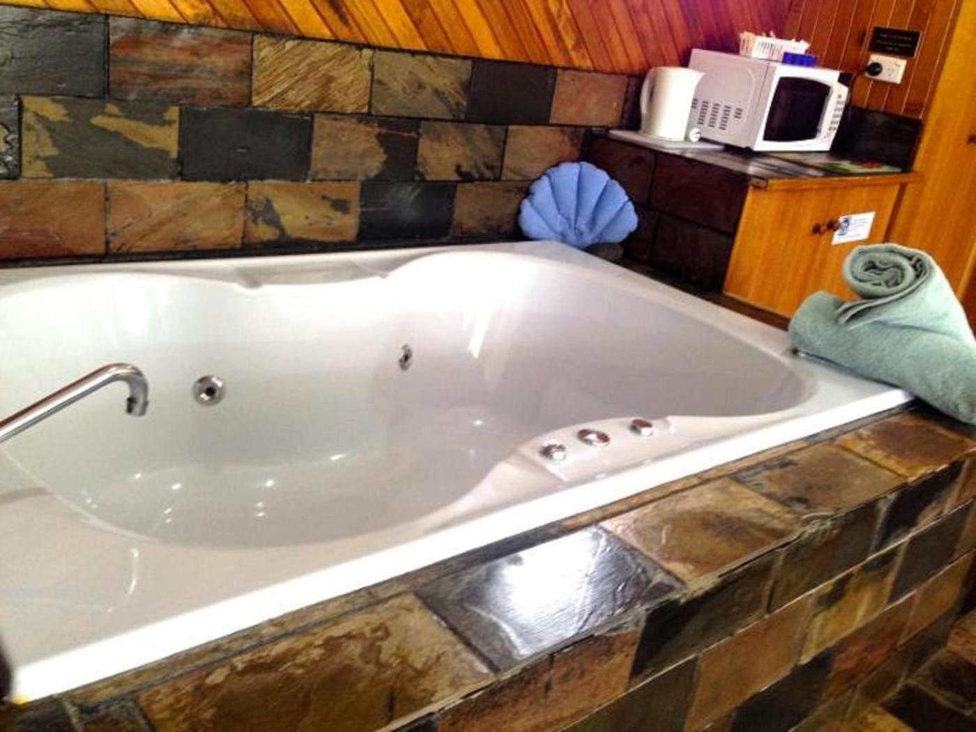 King Room with Spa Bath photo 2