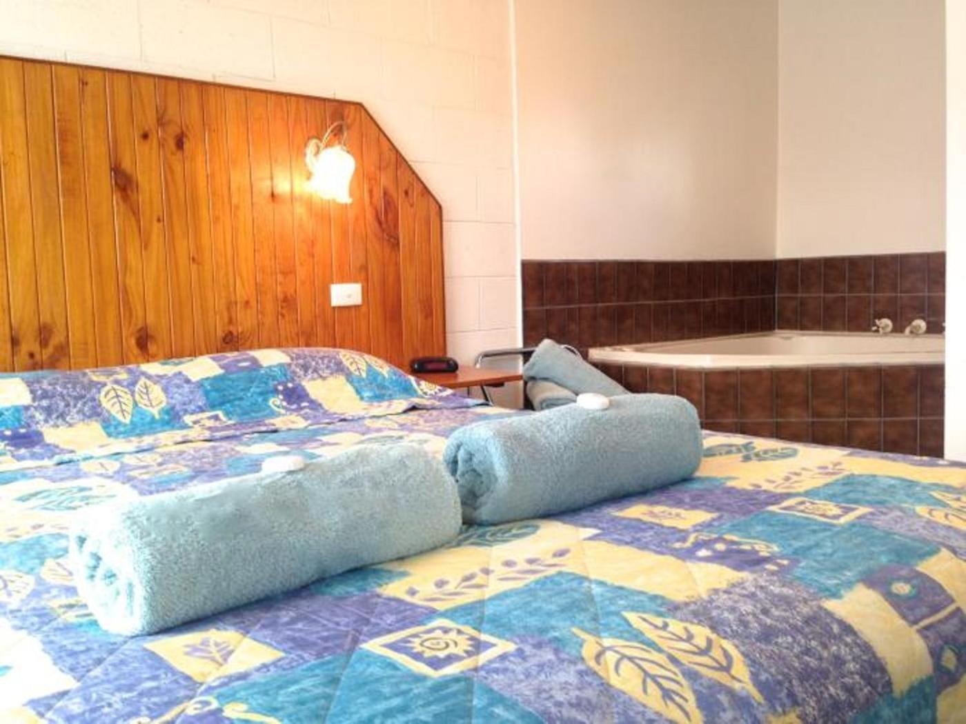 Queen Room with Spa Bath photo 1