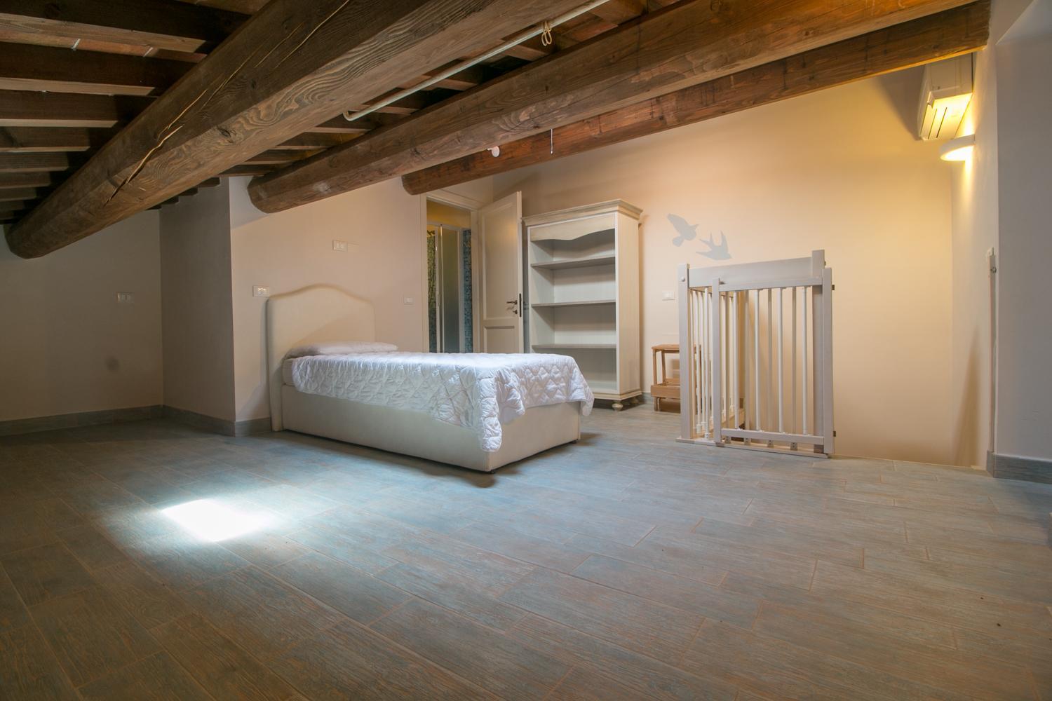 Duplex Apartment - Photo 17