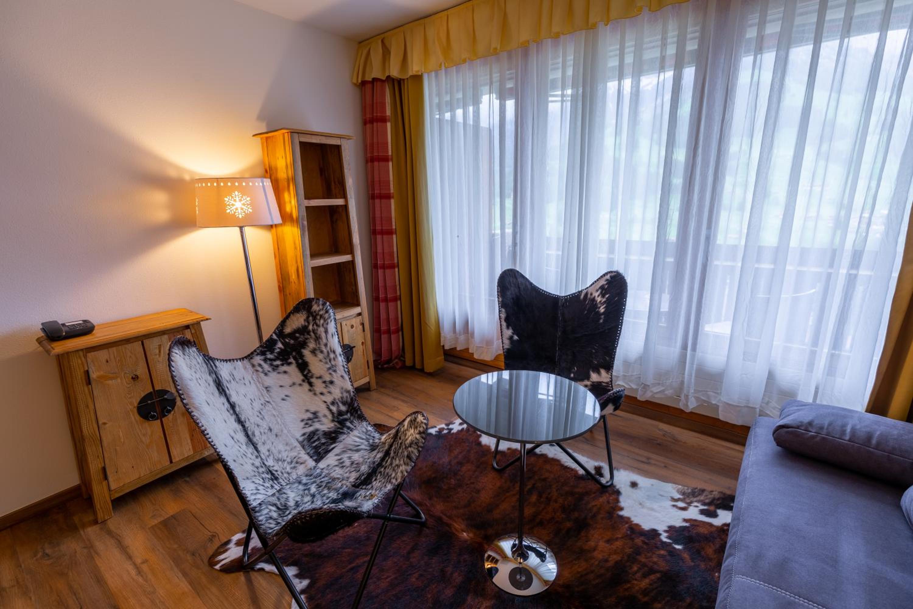 Deluxe Double or Twin Room with Mountain View