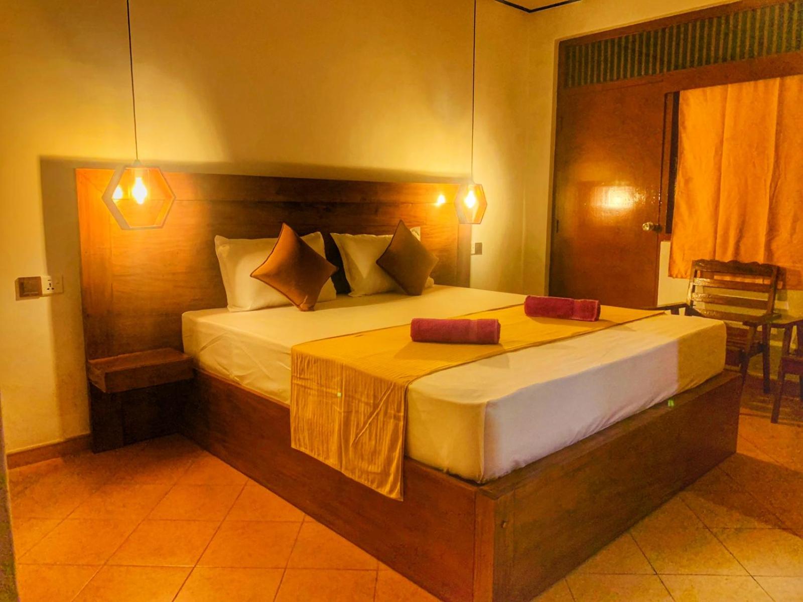 Deluxe Double Room with Balcony photo 3