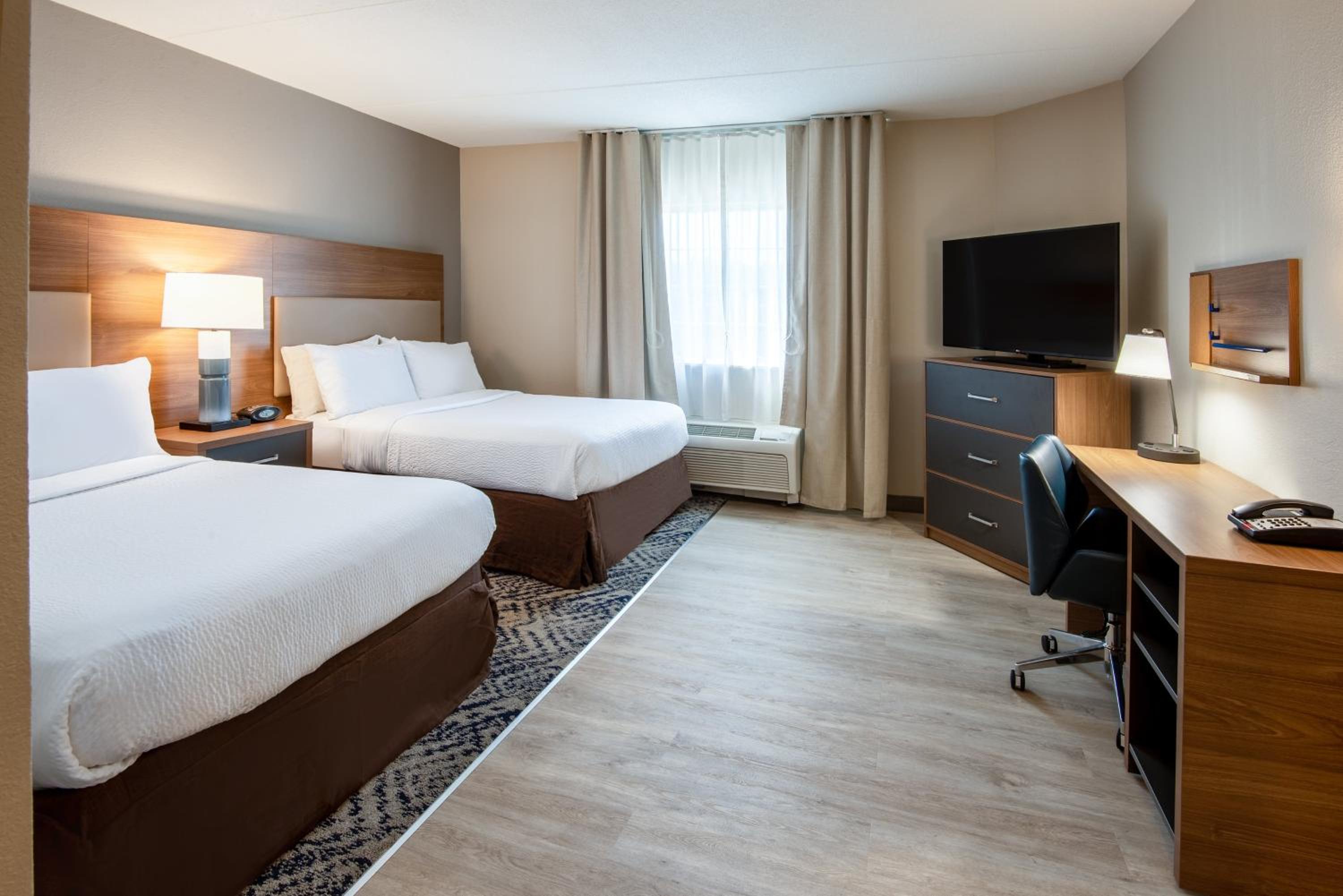Studio Suite with Two Double Beds and Mobility Accessible Tub - Photo 4