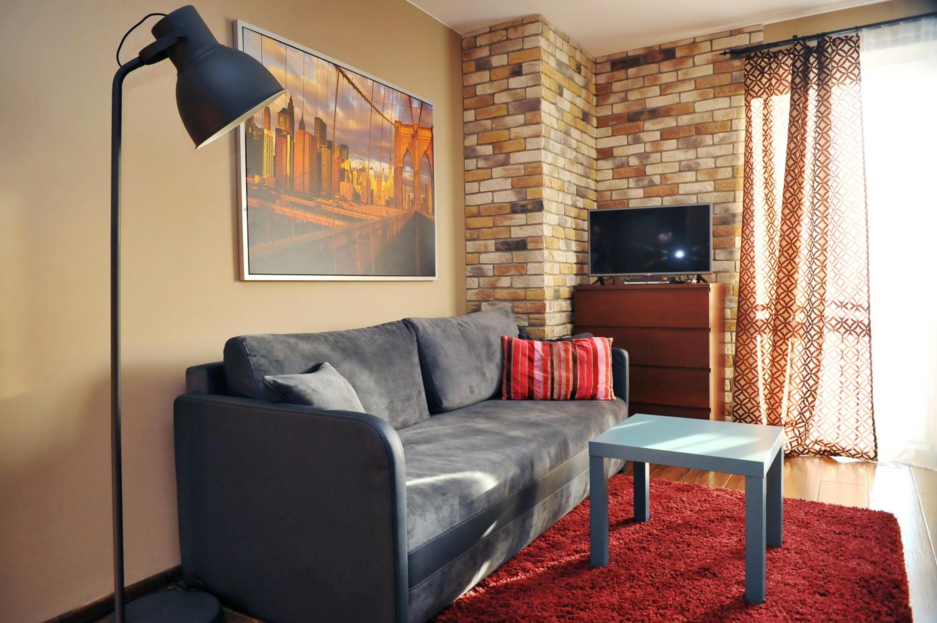 One-Bedroom Apartment photo 1