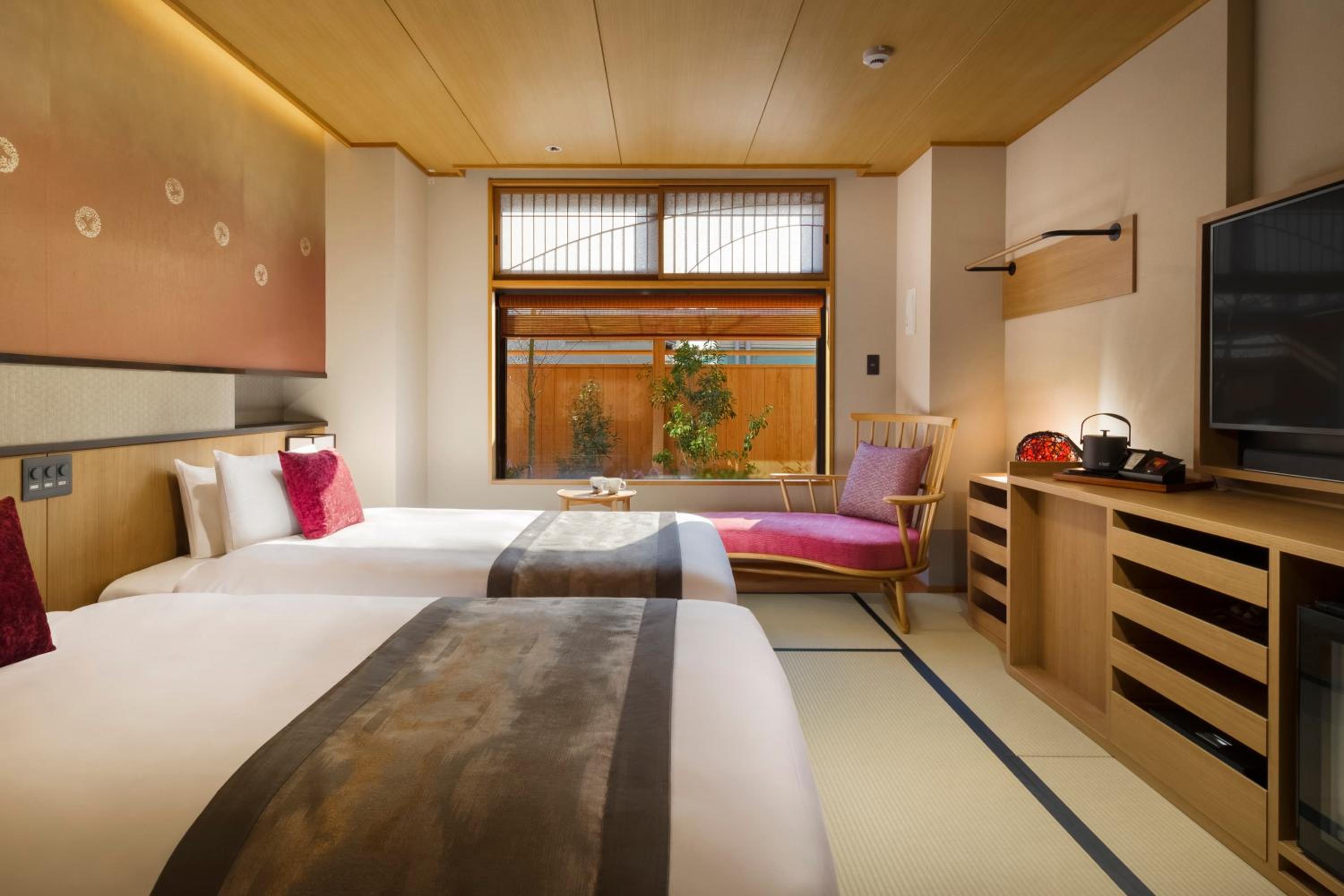 Twin Room with Private Bathroom