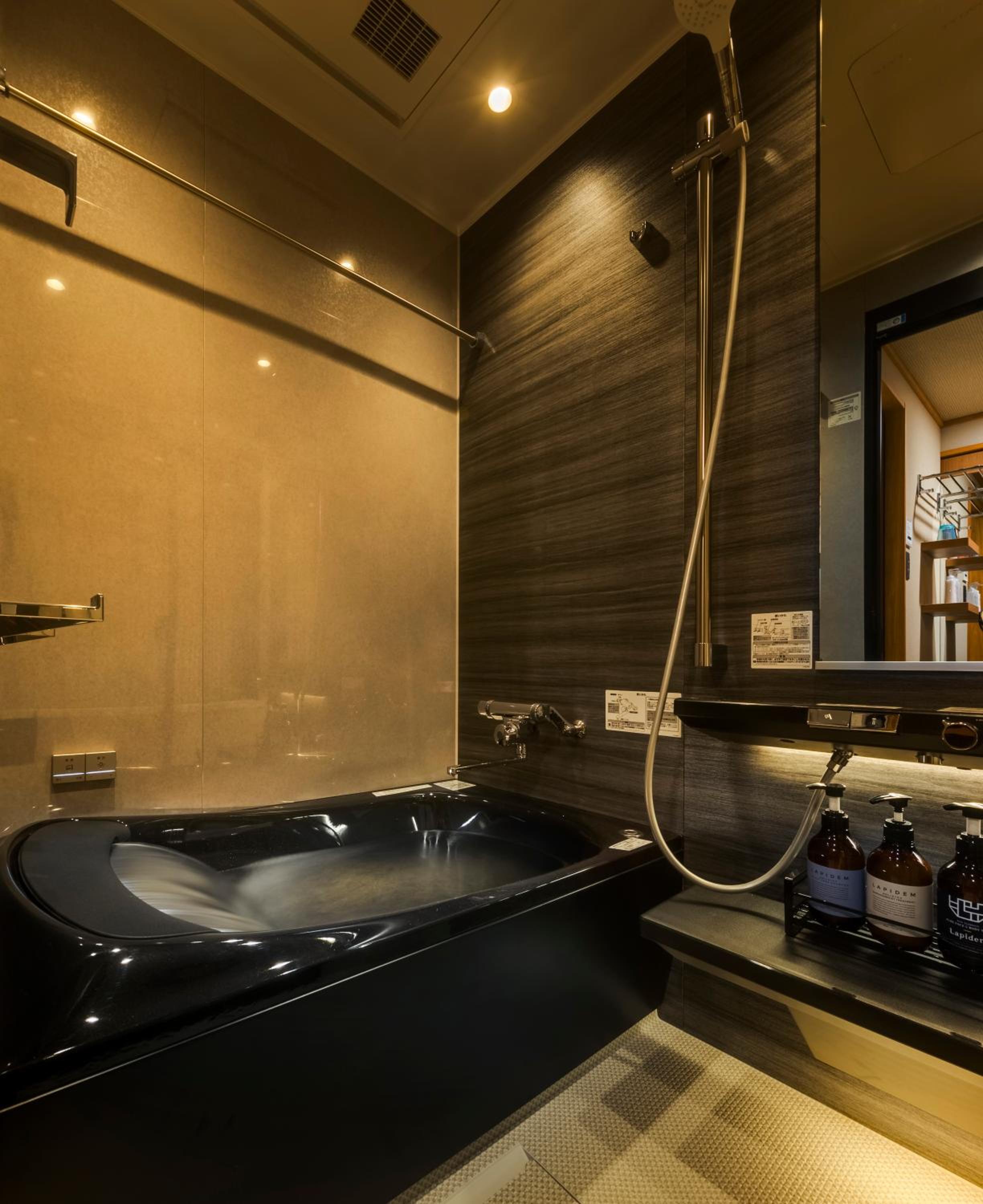 Triple Room with Private Bathroom photo 3
