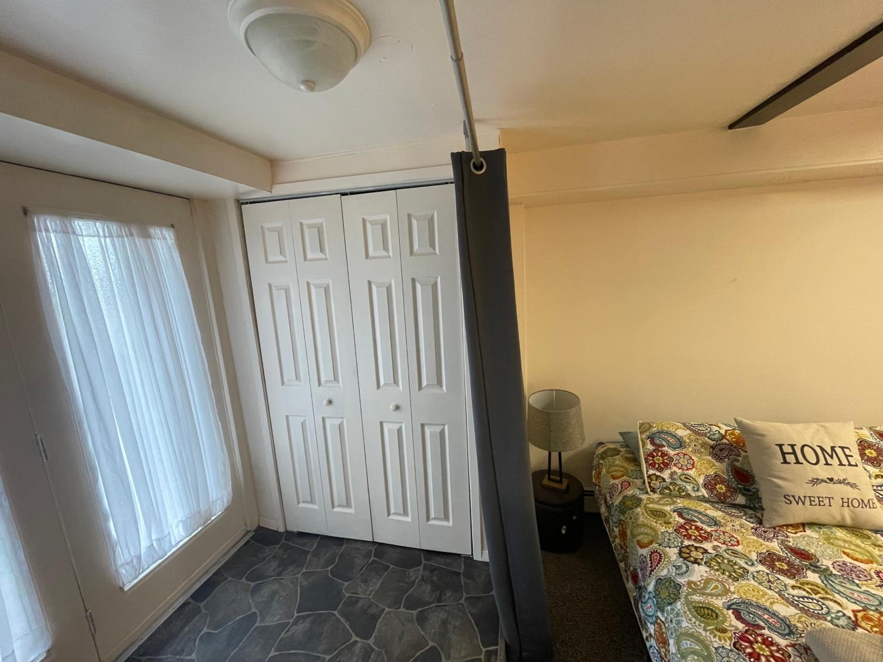 One-Bedroom House photo 2