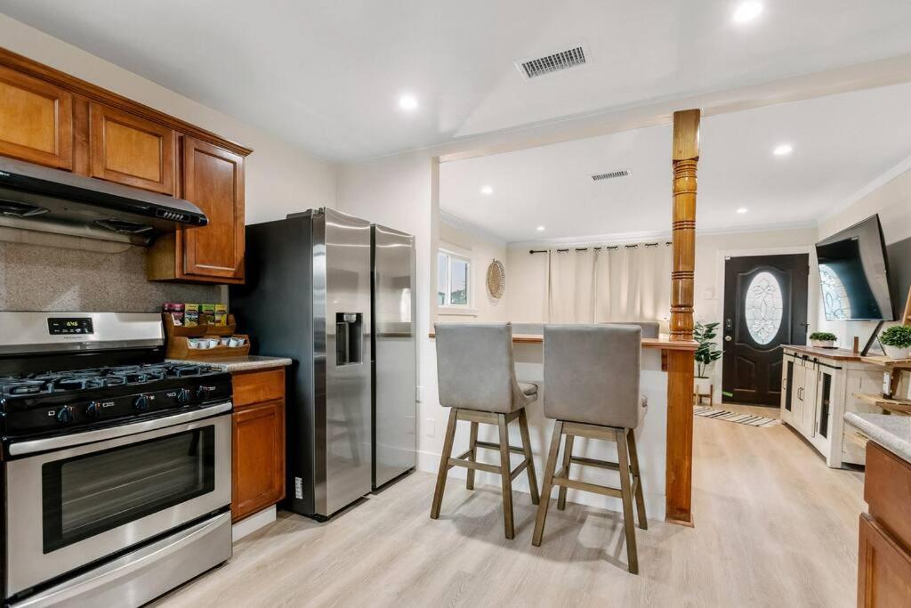 Three-Bedroom House photo 3