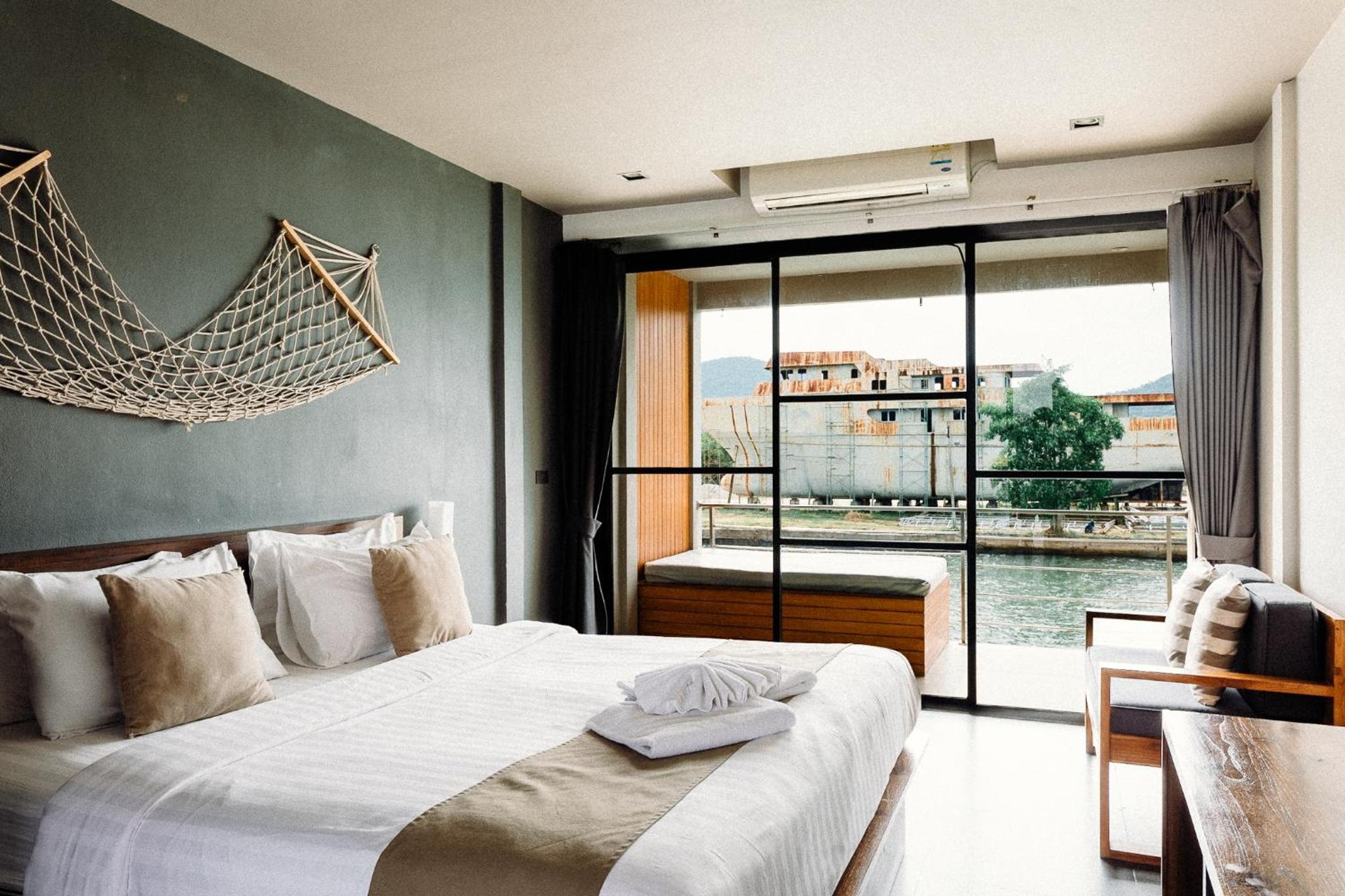 Studio with Sea View