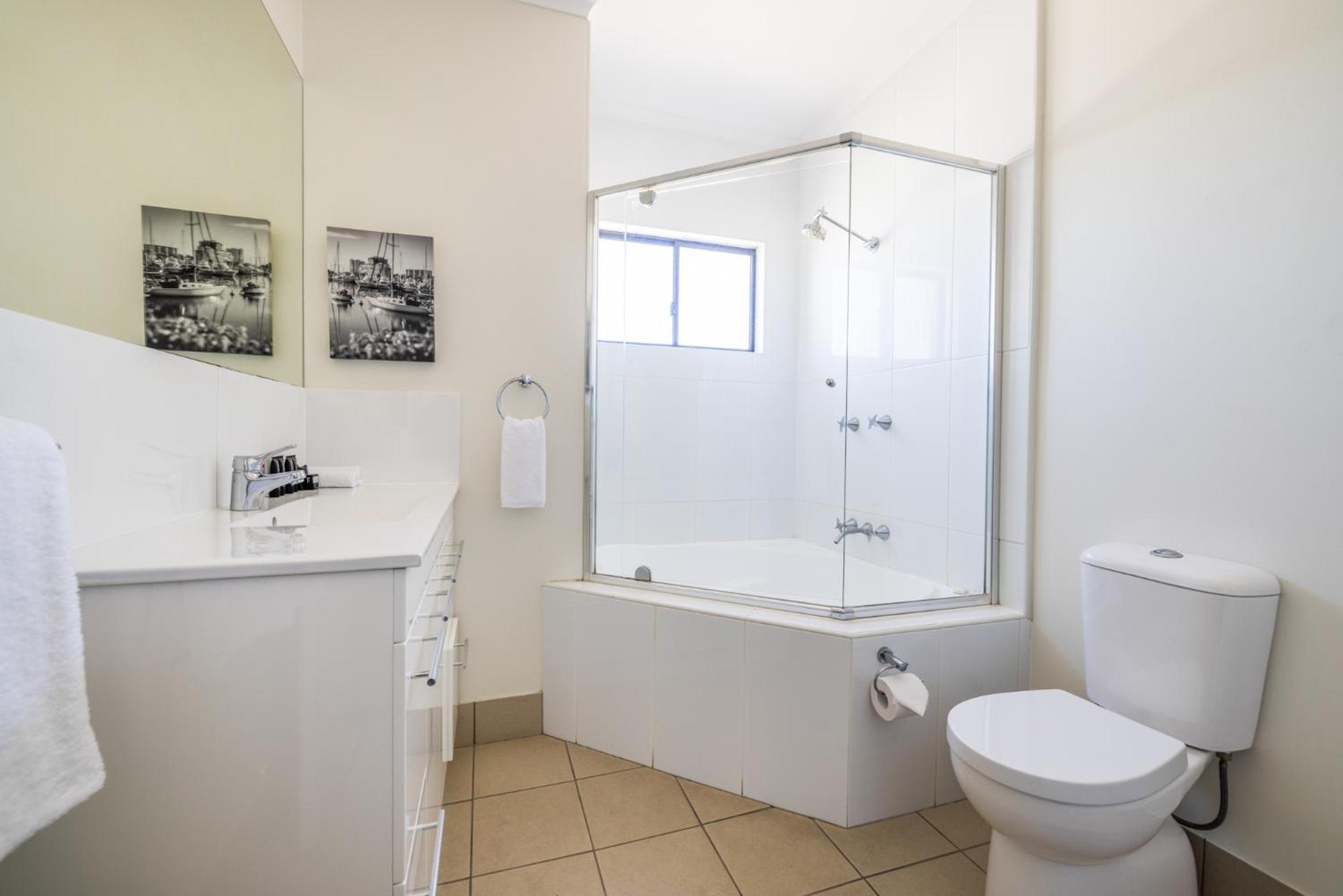 Two Bedroom Interconnecting Residence photo 2